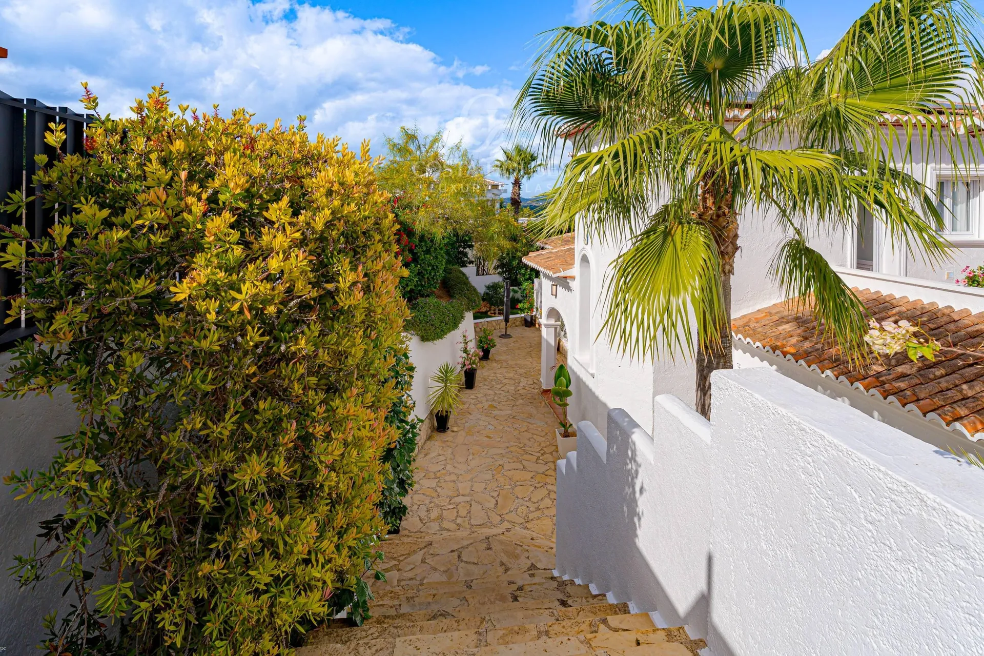 2782V_PIVER - VILLA PIVER · ELEGANCIA CONTEMPORÁNEA ENTRE EL MAR Y EL MONTGÓ – JÁVEA, COSTA BLANCA
