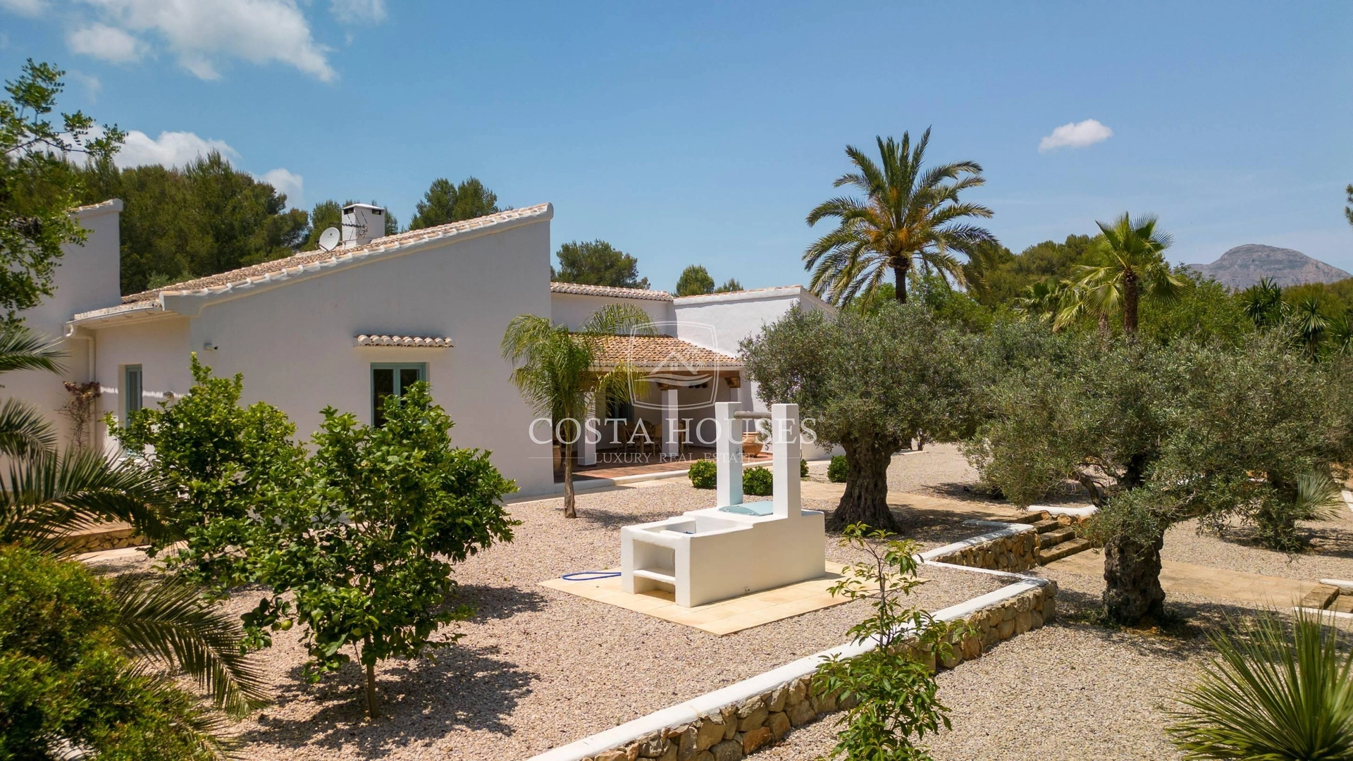2405VL_LE-PEINTRE - FINCA IBICENCA JUNTO AL GOLF – PRIVACIDAD Y AUTENTICIDAD EN JÁVEA, COSTA BLANCA