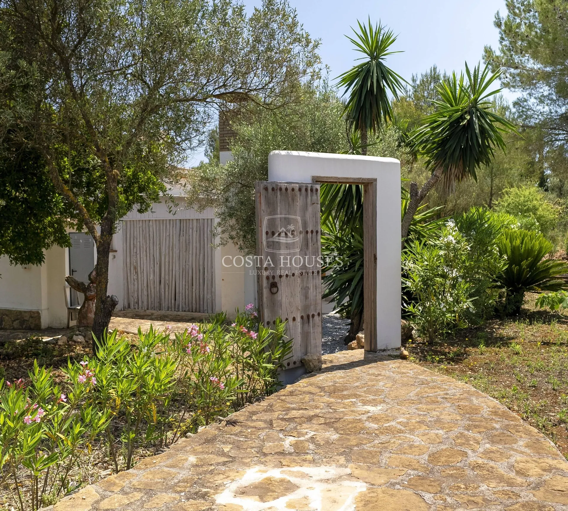 2405VL_LE-PEINTRE - FINCA IBICENCA JUNTO AL GOLF – PRIVACIDAD Y AUTENTICIDAD EN JÁVEA, COSTA BLANCA