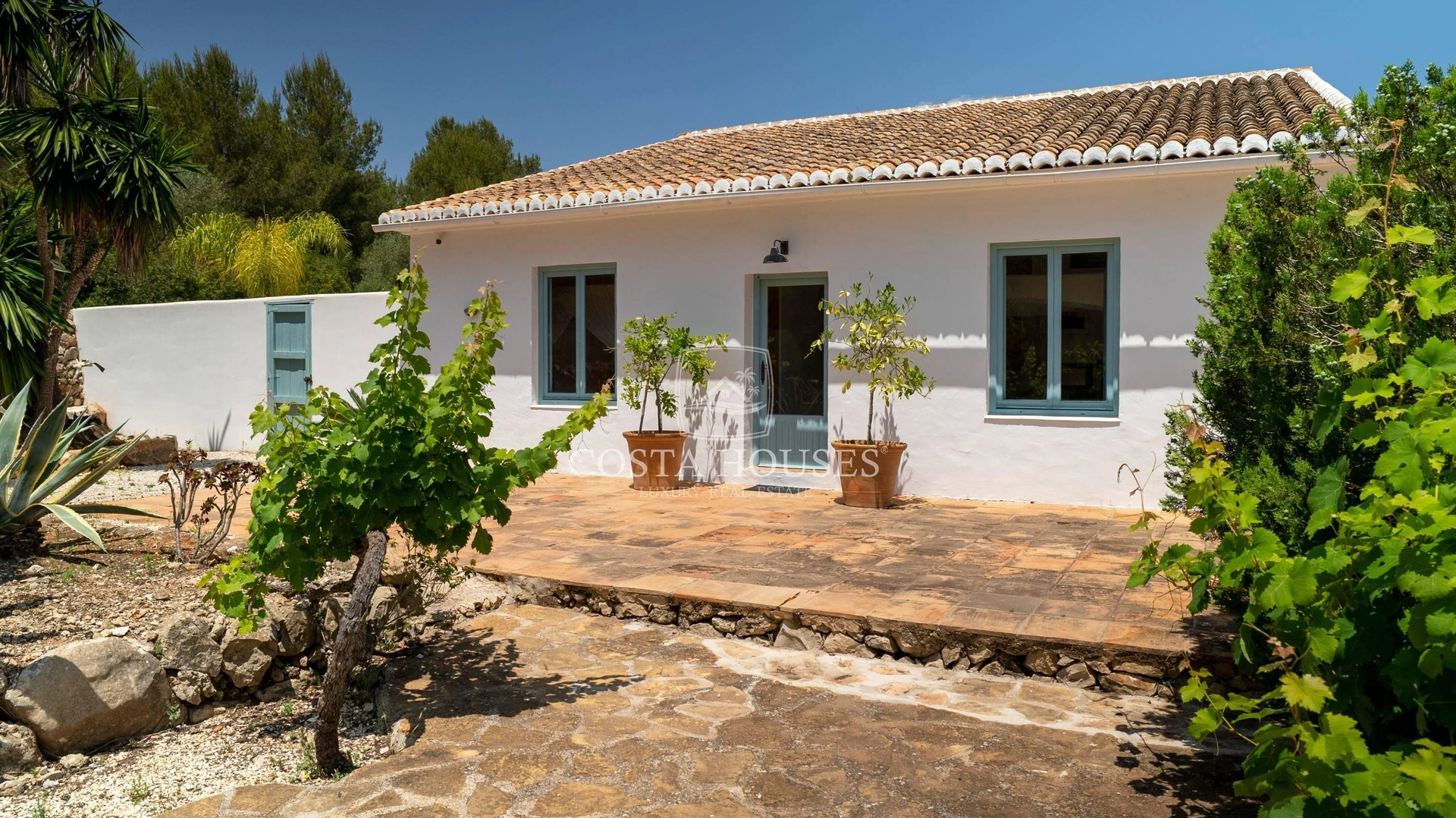 2405VL_LE-PEINTRE - FINCA IBICENCA JUNTO AL GOLF – PRIVACIDAD Y AUTENTICIDAD EN JÁVEA, COSTA BLANCA