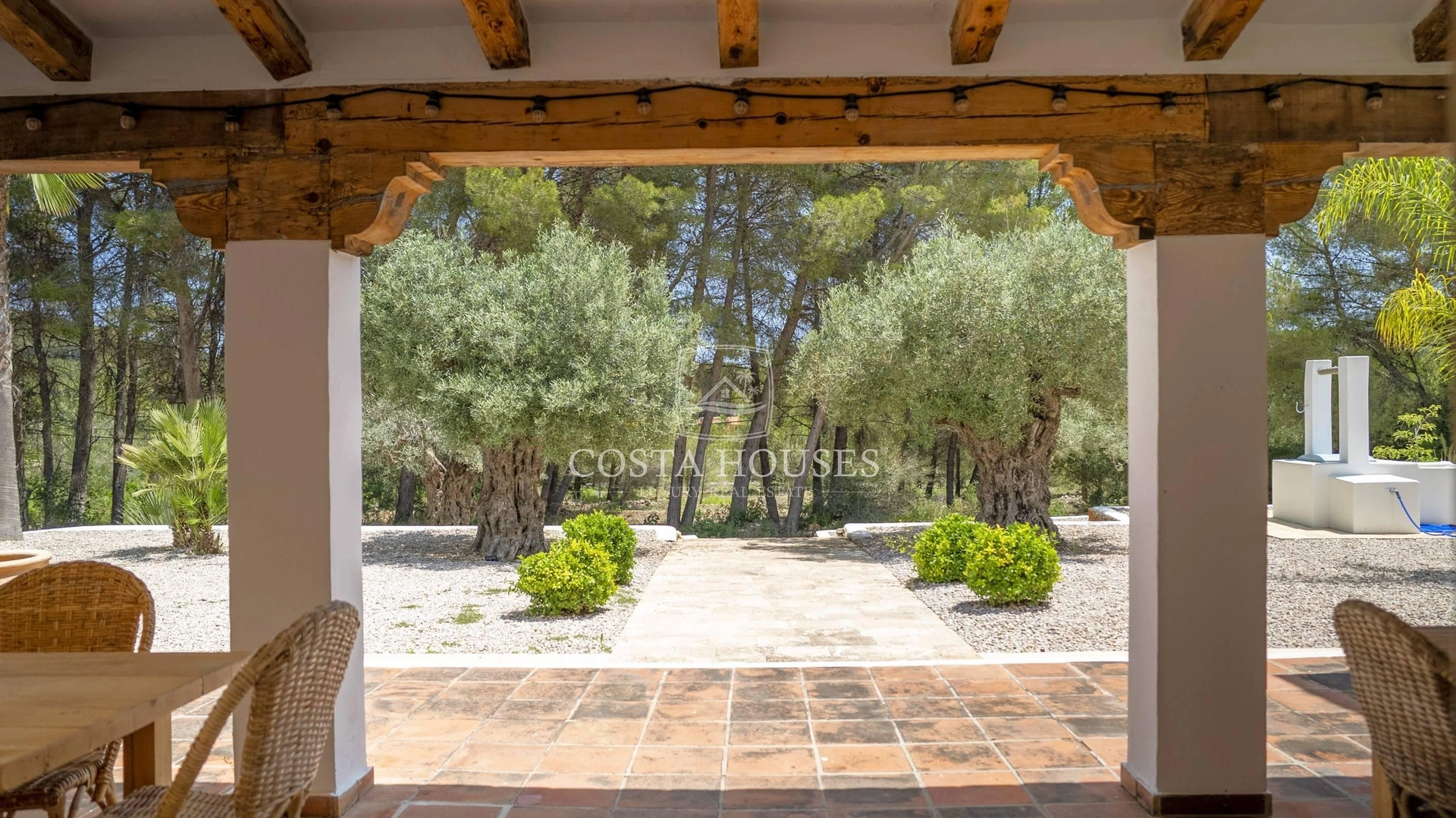 2405VL_LE-PEINTRE - FINCA IBICENCA JUNTO AL GOLF – PRIVACIDAD Y AUTENTICIDAD EN JÁVEA, COSTA BLANCA