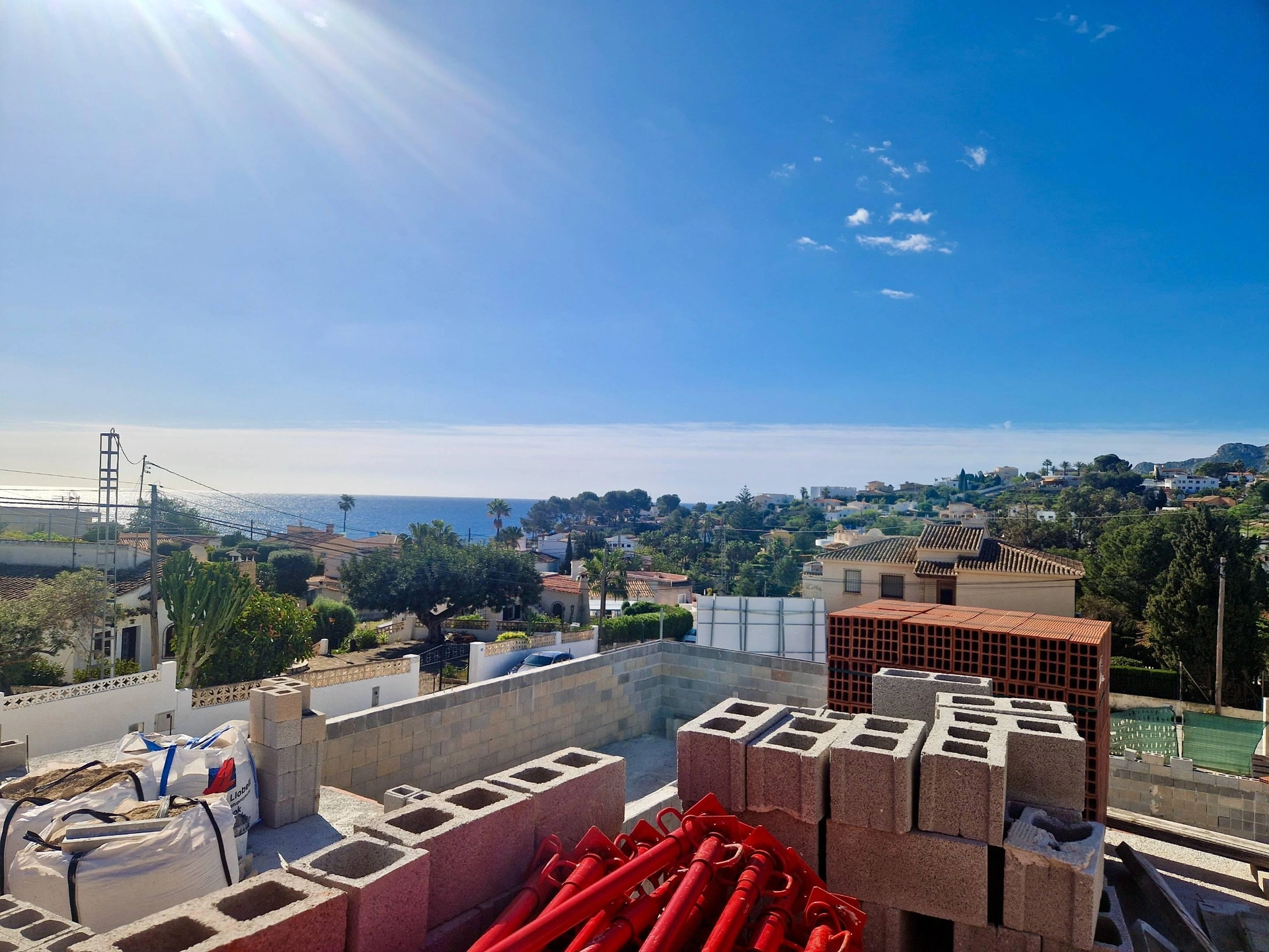 2825VL_IBICENCA - VILLA IBICENCA · VISTAS AL MAR Y A 400 METROS DE LA PLAYA DE LA FUSTERA, BENISSA