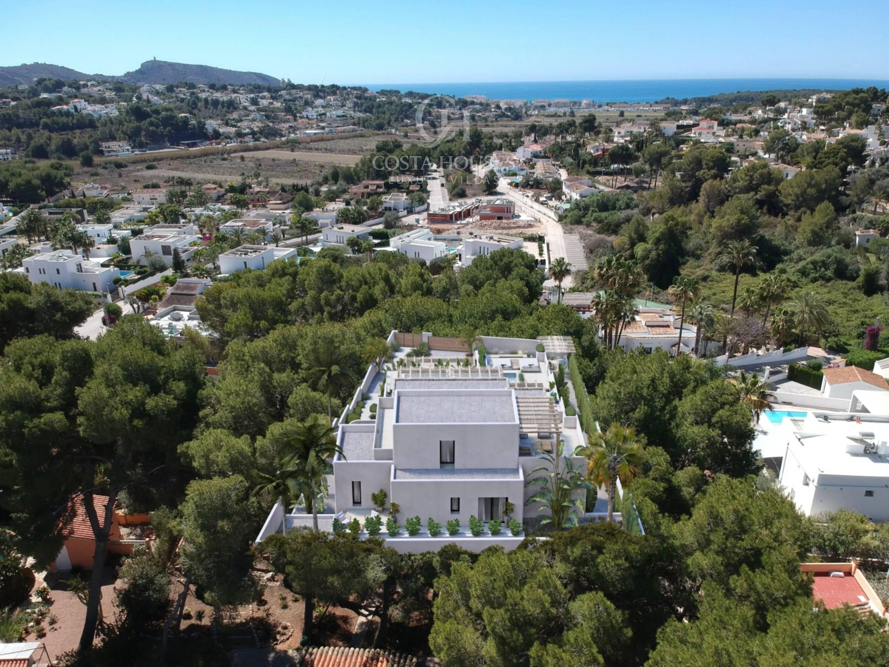 2847VL_AURA - VILLA AURA · OBRA NUEVA DE LUJO DONDE EL MAR SE CONVIERTE EN HORIZONTE EN MORAIRA