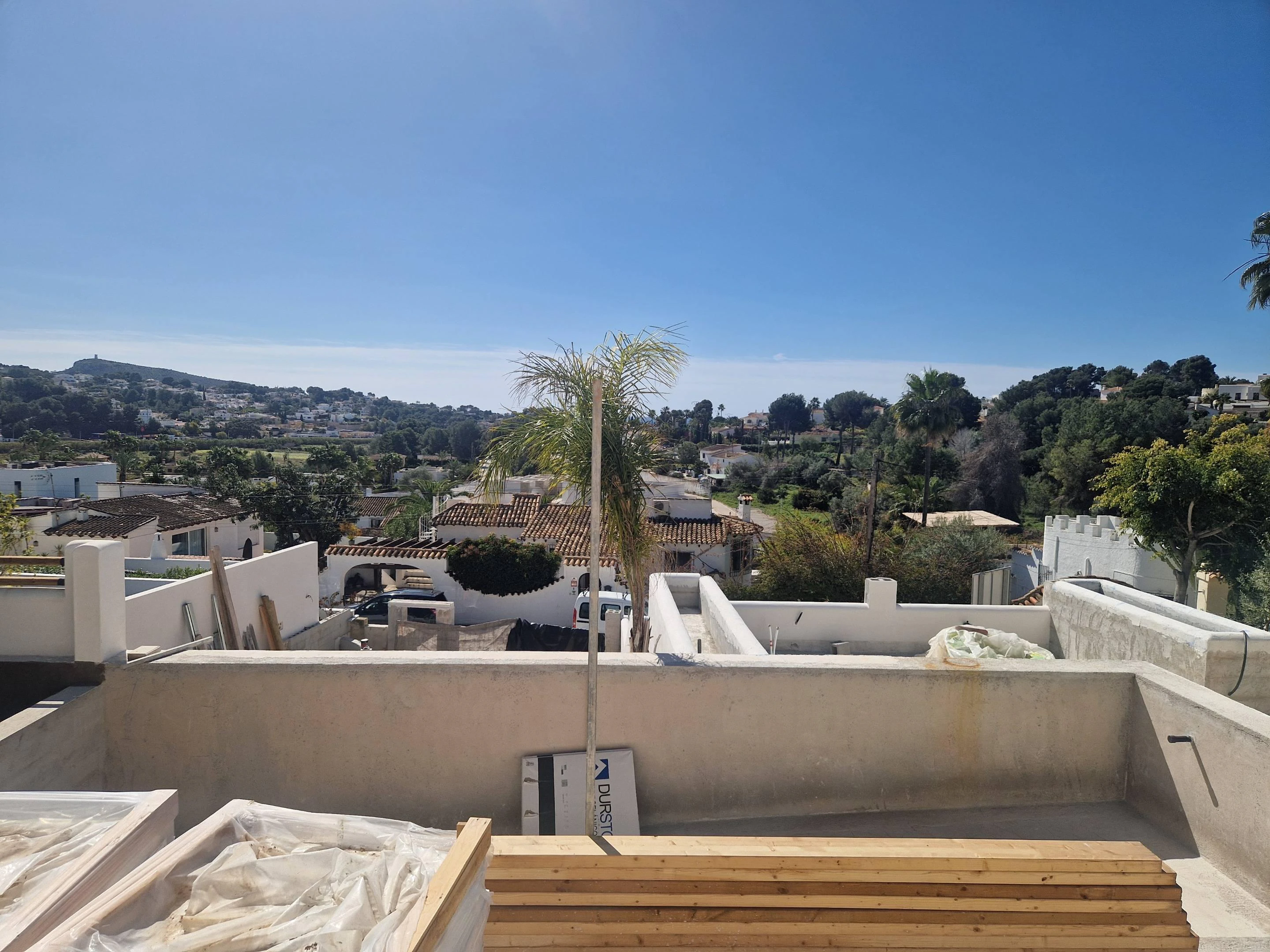 2847VL_AURA - VILLA AURA · OBRA NUEVA DE LUJO DONDE EL MAR SE CONVIERTE EN HORIZONTE EN MORAIRA
