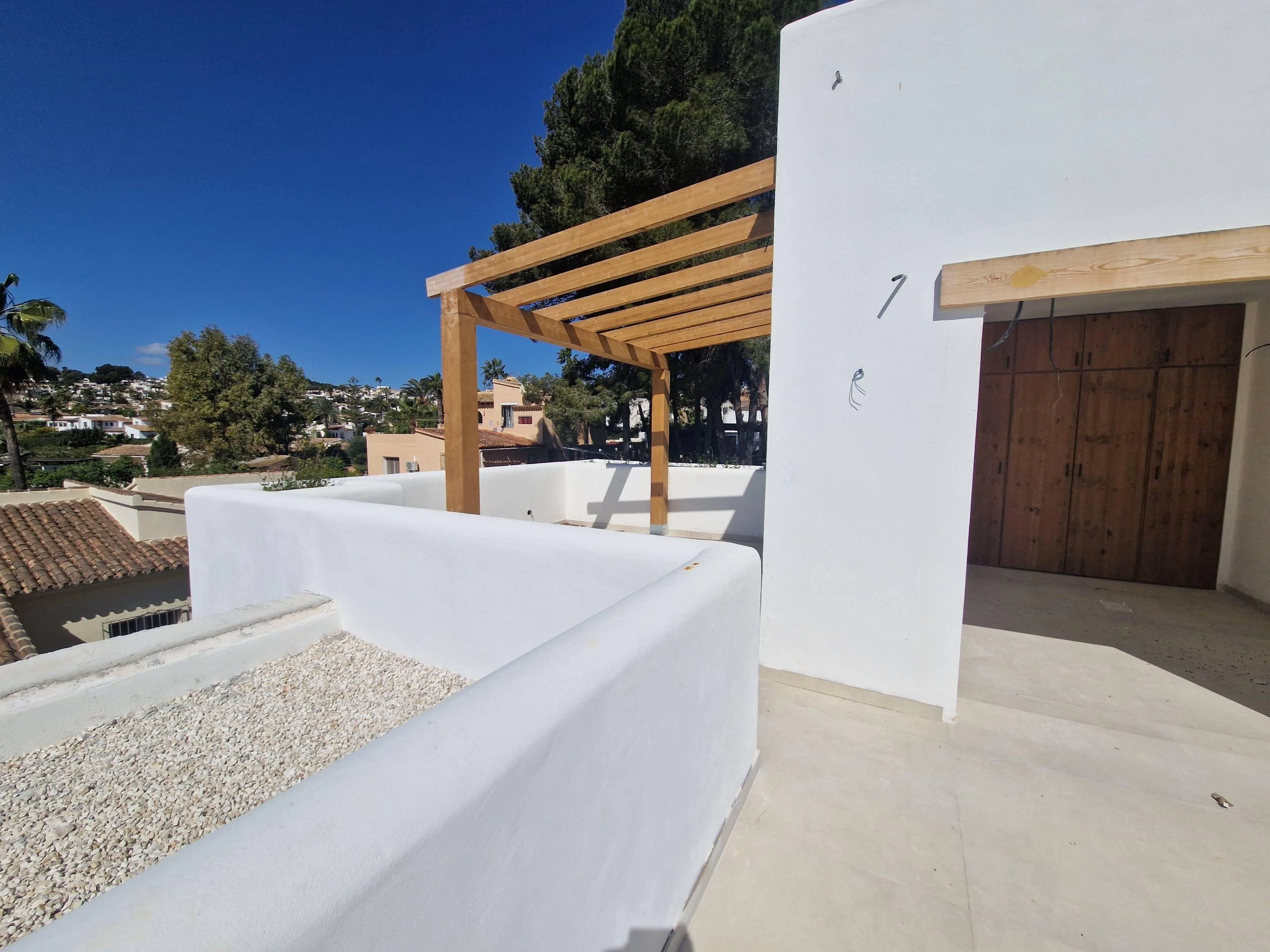 2847VL_AURA - VILLA AURA · OBRA NUEVA DE LUJO DONDE EL MAR SE CONVIERTE EN HORIZONTE EN MORAIRA