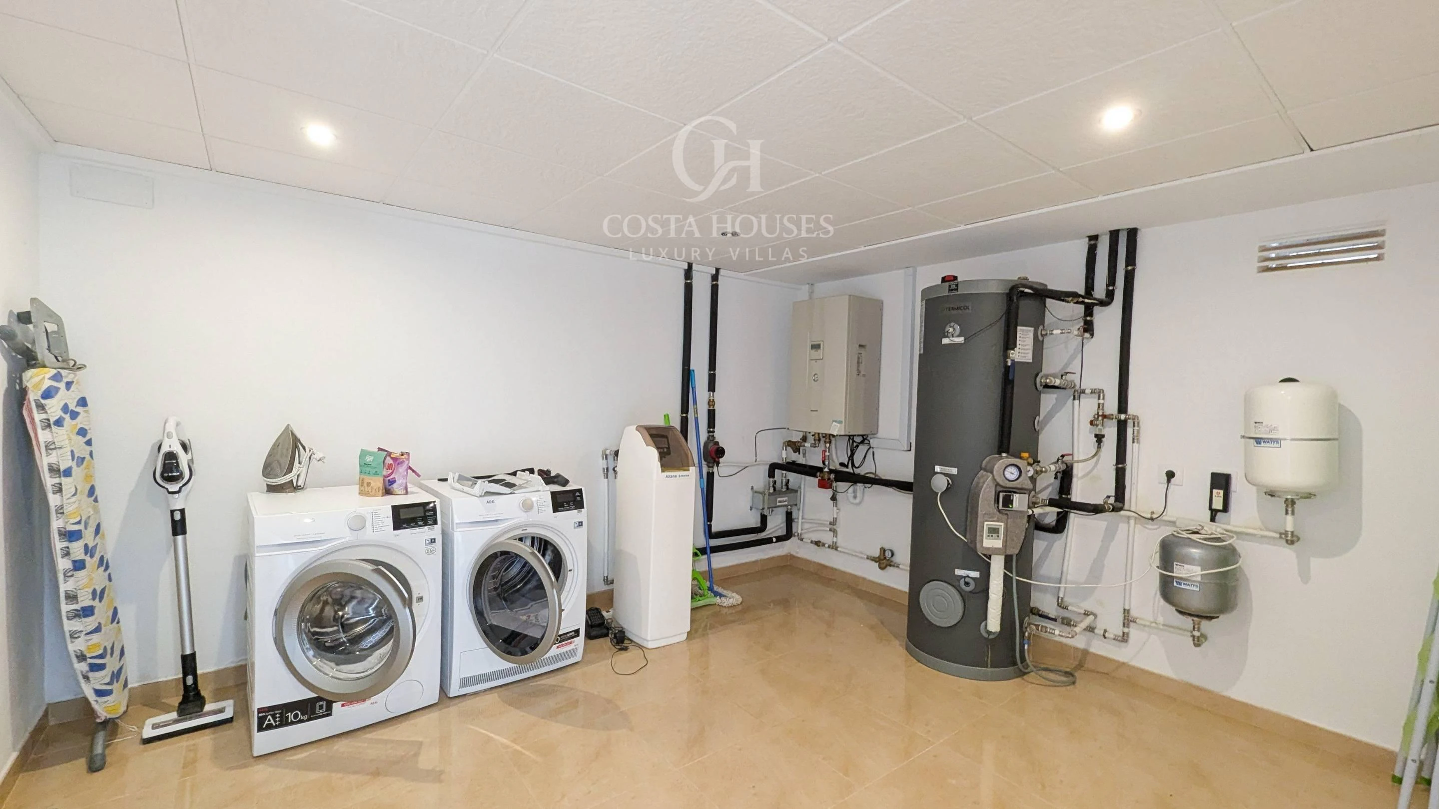 2758V_KASI - VILLA KASI · RESIDENCIA MEDITERRANEA EN VENTA ENTRE EL GOLF Y EL MAR EN JAVEA ALICANTE