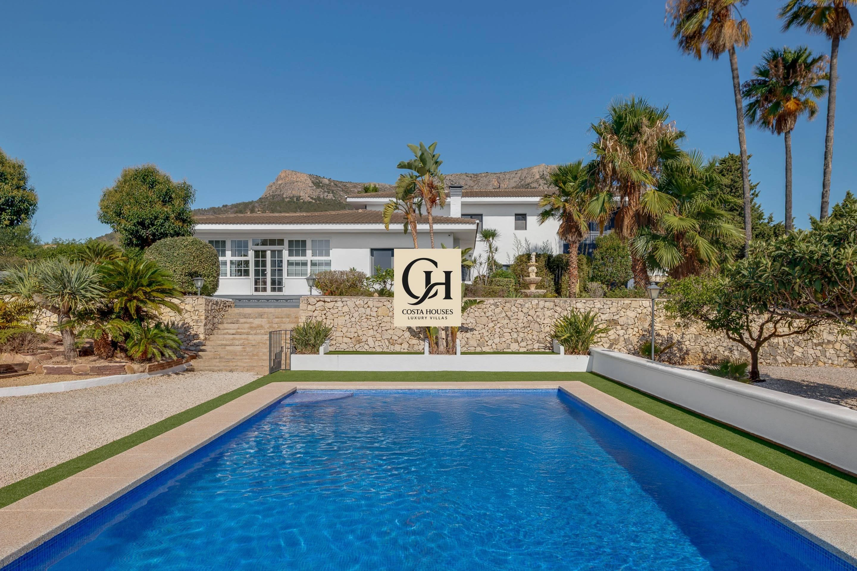 VILLA IFACH HORIZON · VILLA MEDITERRÁNEA CON CASA DE INVITADOS Y VISTAS AL PEÑÓN DE IFACH CALPE
