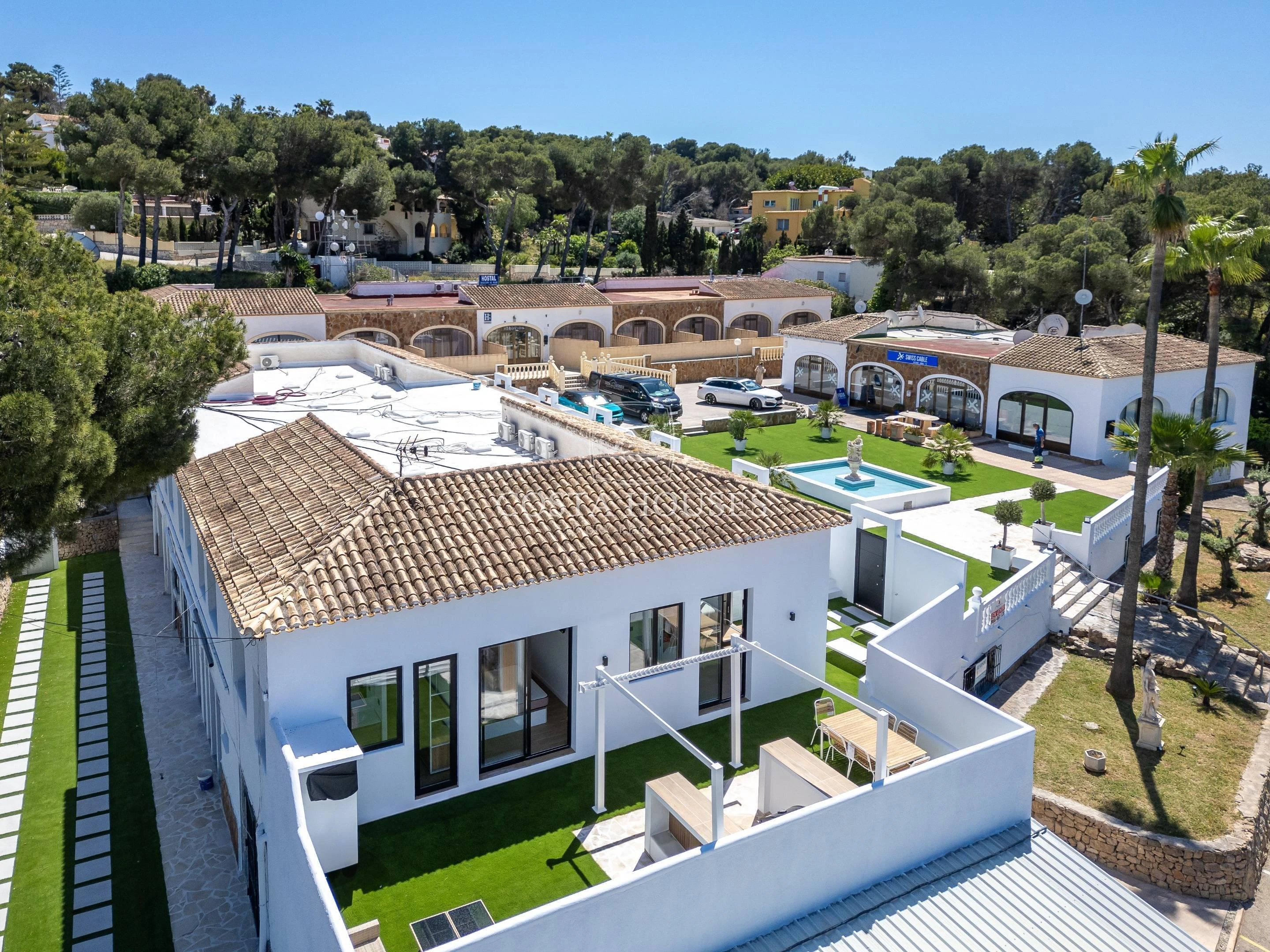 2675AD_SANTORINI - VIVIENDAS IBICENCAS EN Urb. SANTORINI · ADOSADOS CON JARDÍN Y PISCINA PRIVADA EN VENTA EN JÁVEA