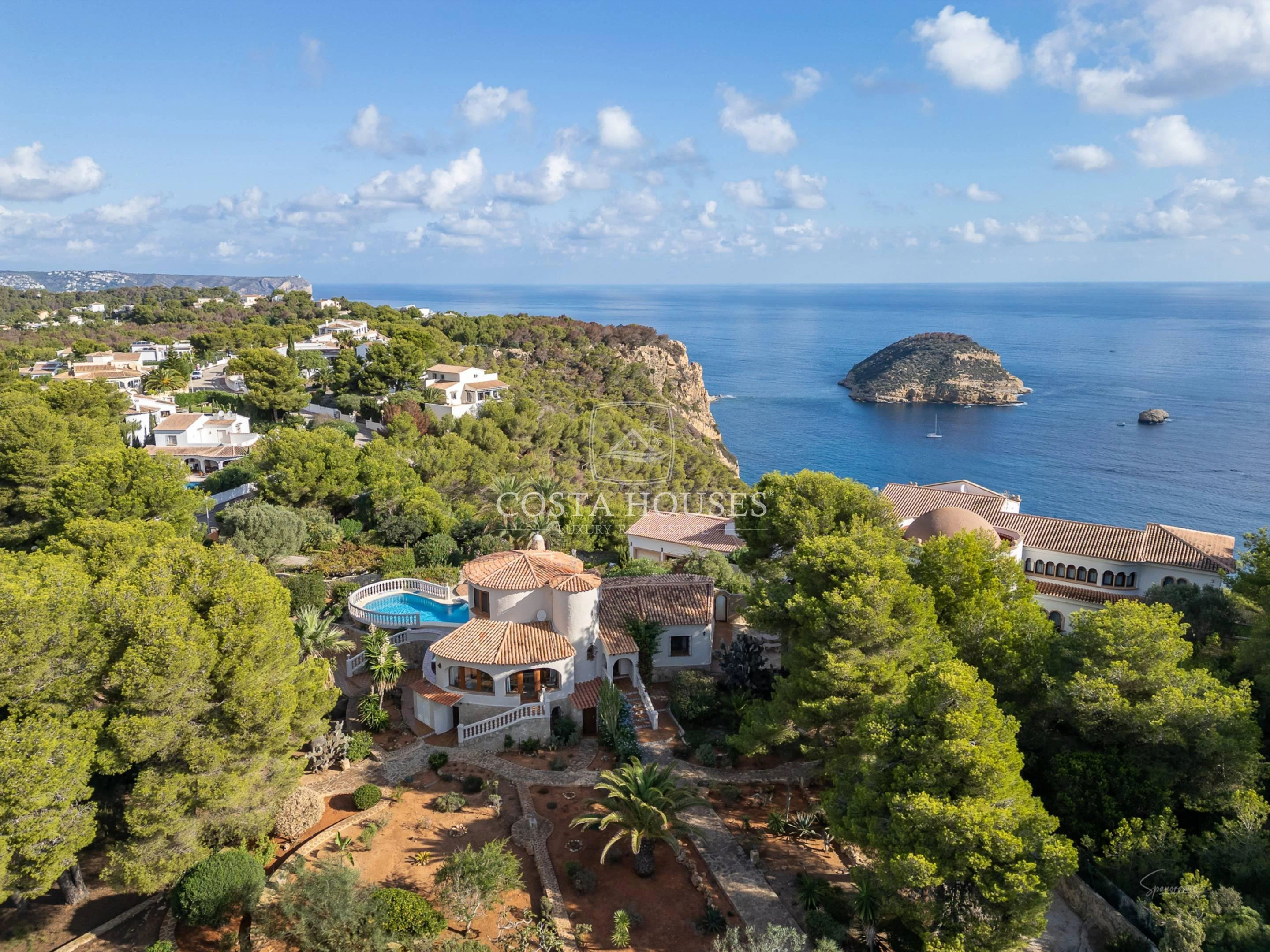 2583V_LUNA - VILLA LUNA - EN VENTA CON VISTAS AL MAR Y DOBLE PARCELA DE 2500 m2 EN JAVEA, COSTA BLANCA