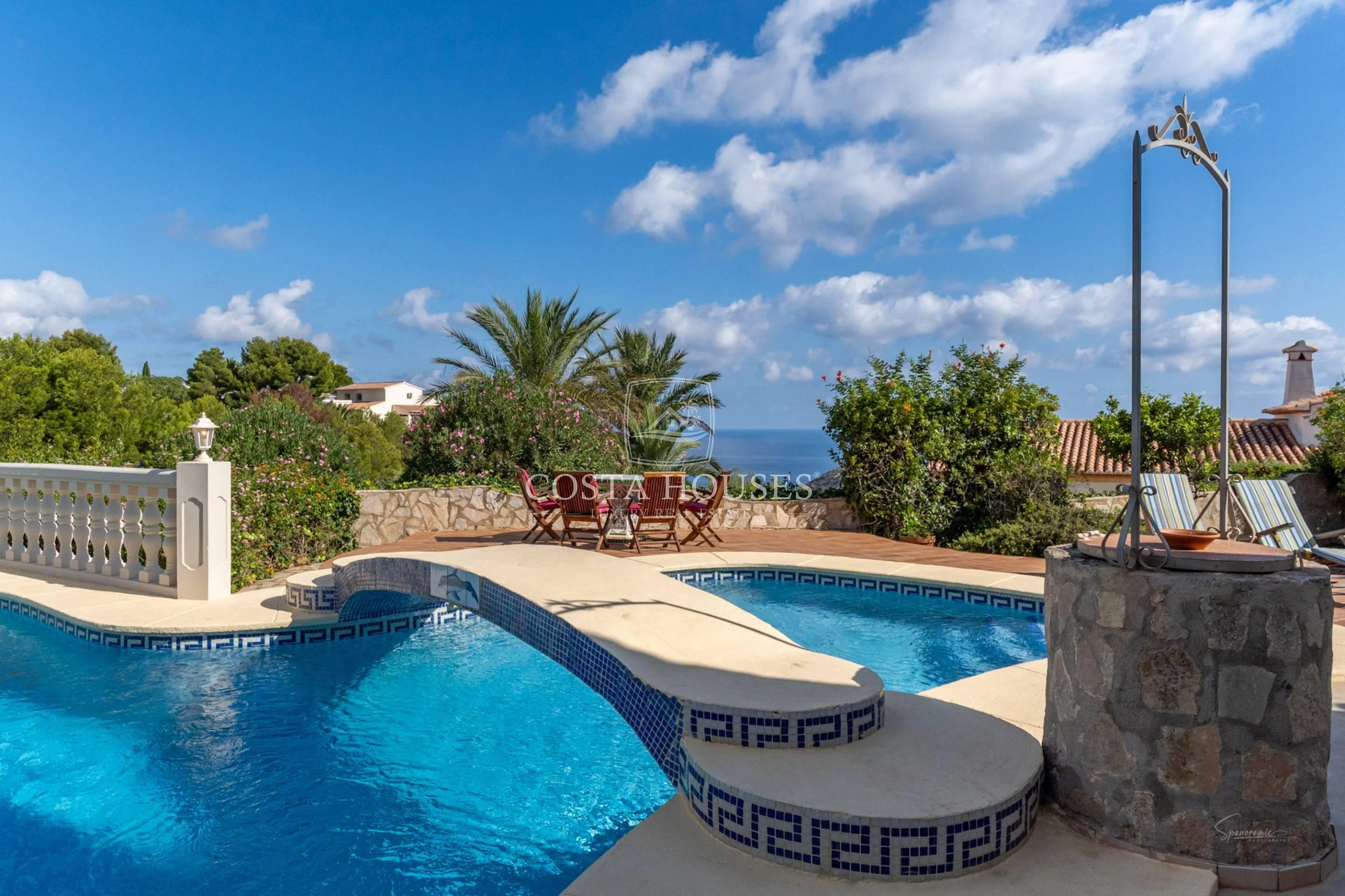2583V_LUNA - VILLA LUNA - EN VENTA CON VISTAS AL MAR Y DOBLE PARCELA DE 2500 m2 EN JAVEA, COSTA BLANCA
