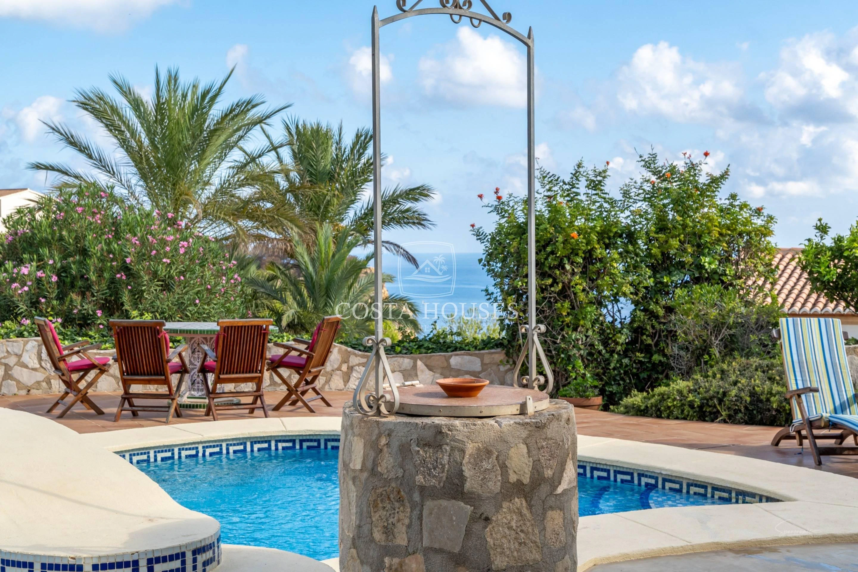 2583V_LUNA - VILLA LUNA - EN VENTA CON VISTAS AL MAR Y DOBLE PARCELA DE 2500 m2 EN JAVEA, COSTA BLANCA