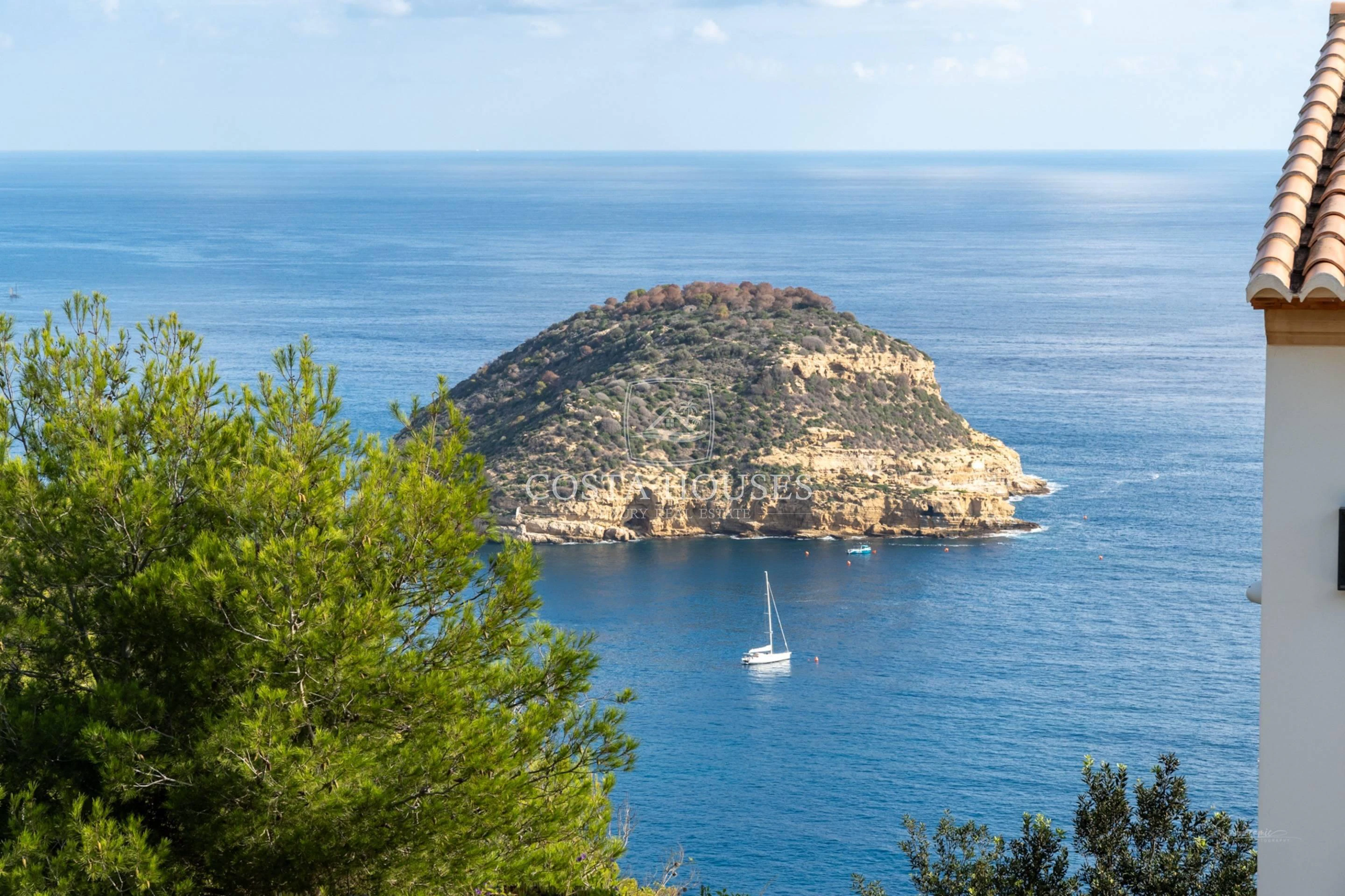 2583V_LUNA - VILLA LUNA - EN VENTA CON VISTAS AL MAR Y DOBLE PARCELA DE 2500 m2 EN JAVEA, COSTA BLANCA