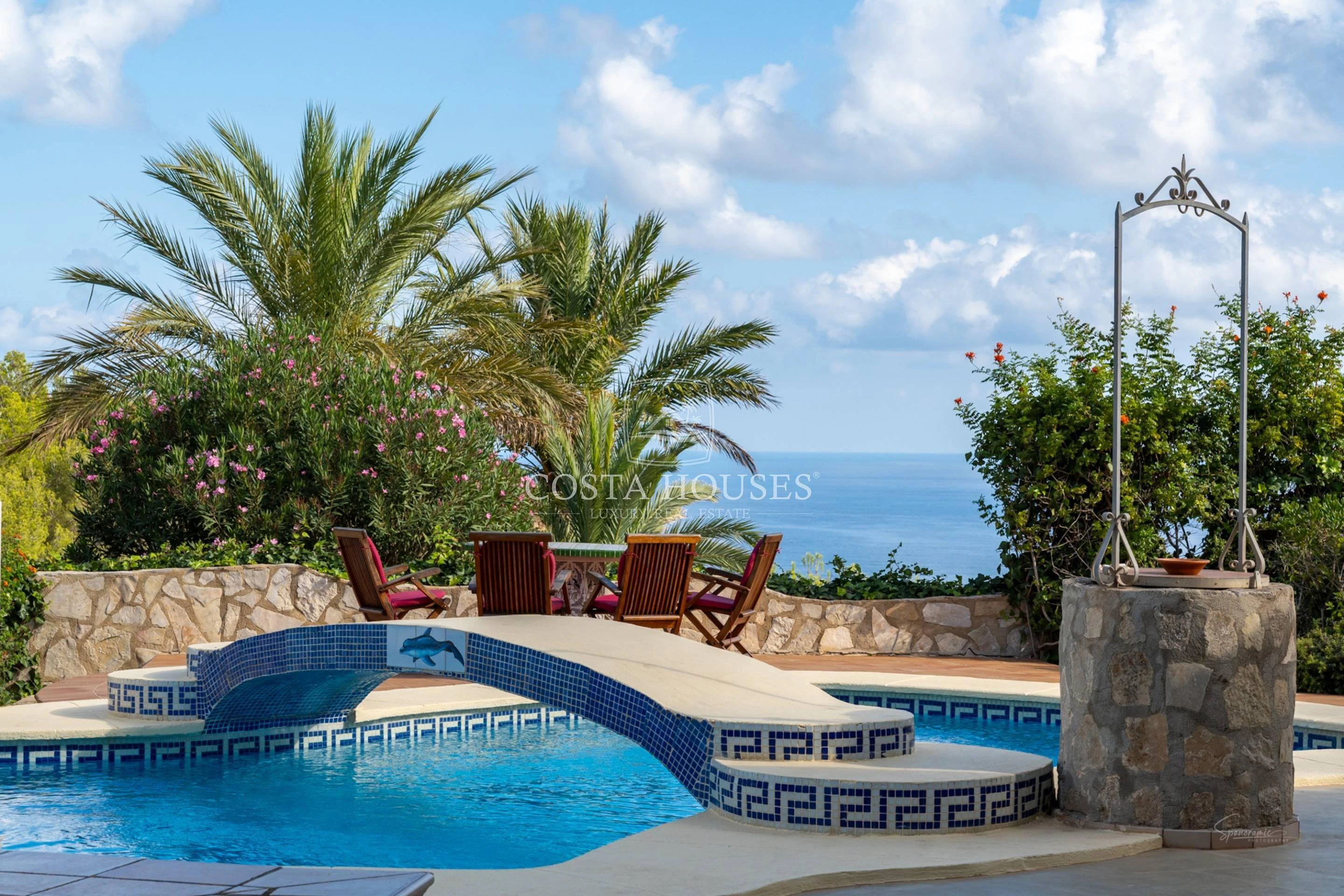2583V_LUNA - VILLA LUNA - EN VENTA CON VISTAS AL MAR Y DOBLE PARCELA DE 2500 m2 EN JAVEA, COSTA BLANCA