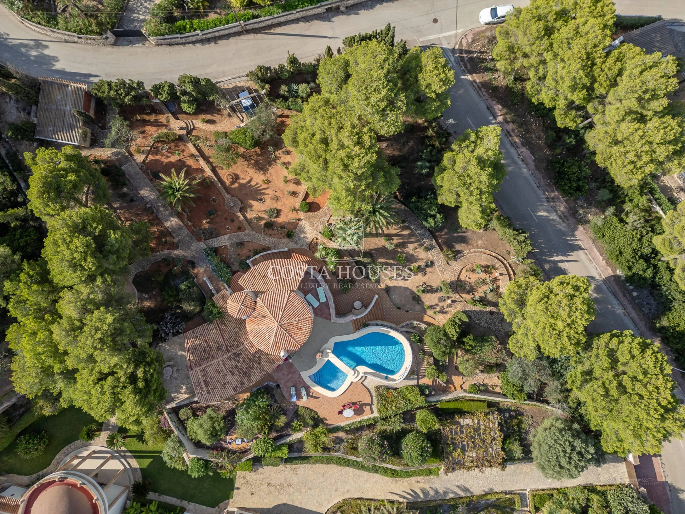 2583V_LUNA - VILLA LUNA - EN VENTA CON VISTAS AL MAR Y DOBLE PARCELA DE 2500 m2 EN JAVEA, COSTA BLANCA