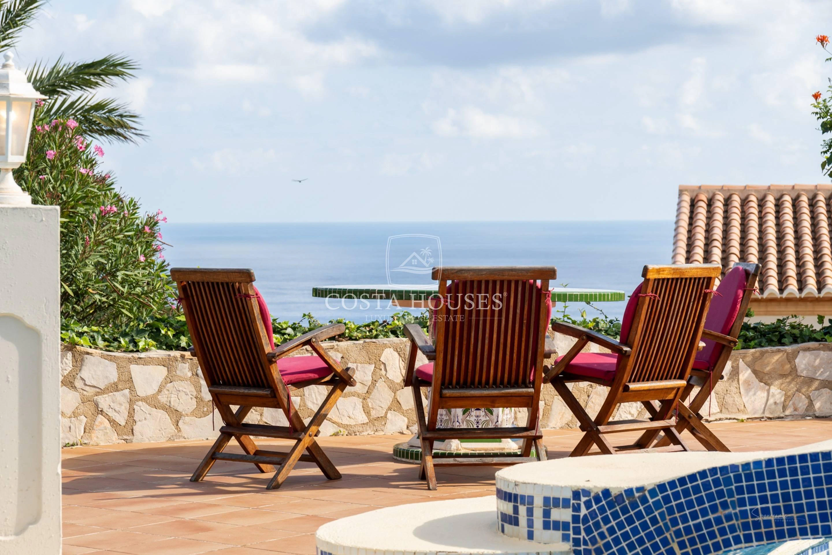 2583V_LUNA - VILLA LUNA - EN VENTA CON VISTAS AL MAR Y DOBLE PARCELA DE 2500 m2 EN JAVEA, COSTA BLANCA