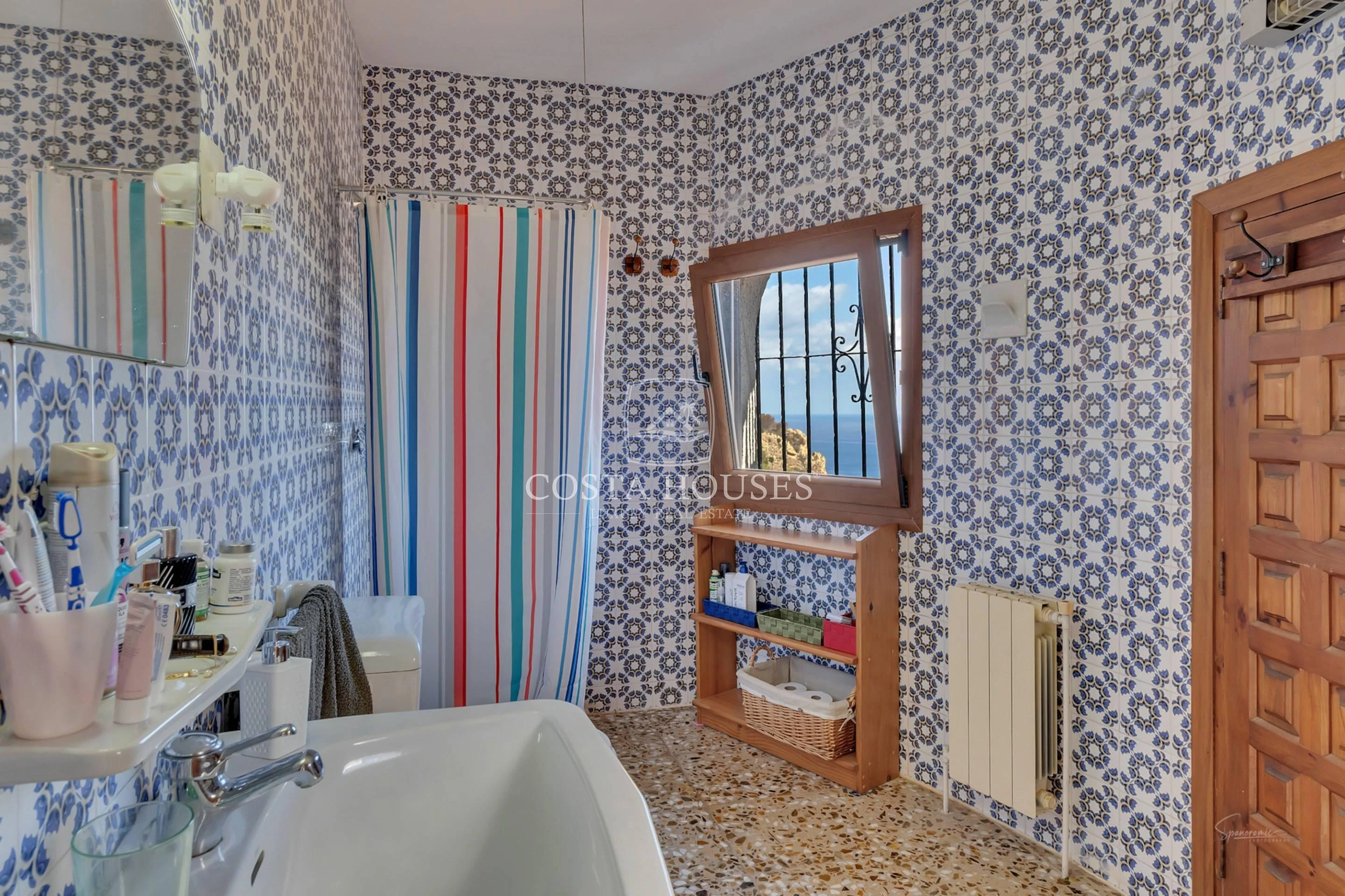 2583V_LUNA - VILLA LUNA - EN VENTA CON VISTAS AL MAR Y DOBLE PARCELA DE 2500 m2 EN JAVEA, COSTA BLANCA