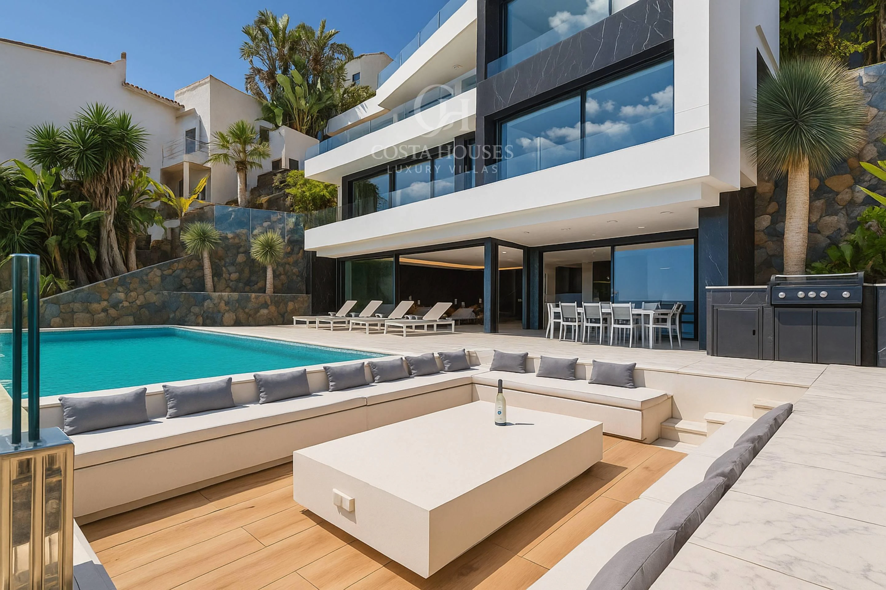 2736VL_THEIA - VILLA THEIA · ARQUITECTURA CONTEMPORÁNEA EN PRIMERA LÍNEA DE MAR Y ACANTILADO EN GRANADELLA, JÁVEA ALICANTE