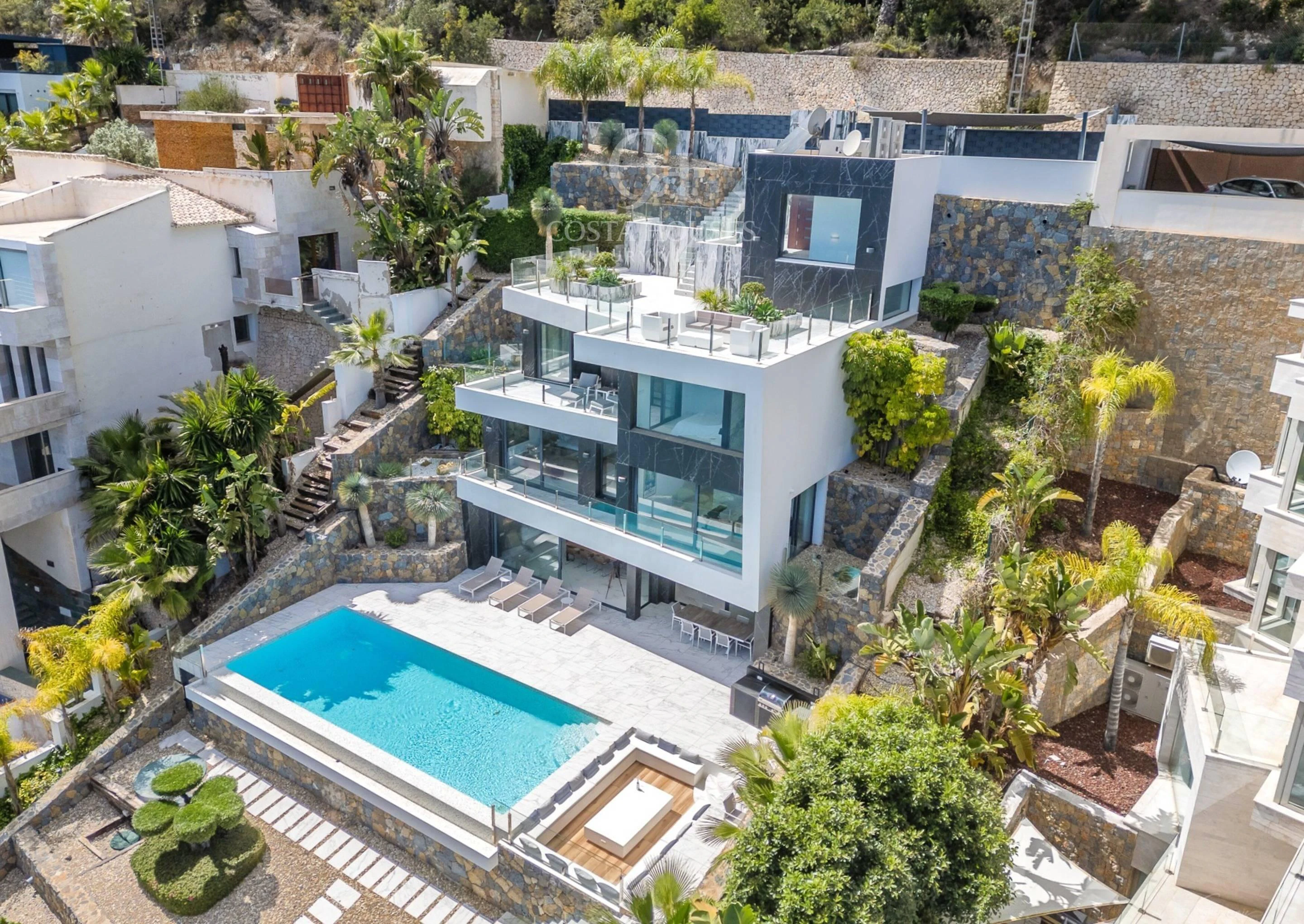 2736VL_THEIA - VILLA THEIA · ARQUITECTURA CONTEMPORÁNEA EN PRIMERA LÍNEA DE MAR Y ACANTILADO EN GRANADELLA, JÁVEA ALICANTE