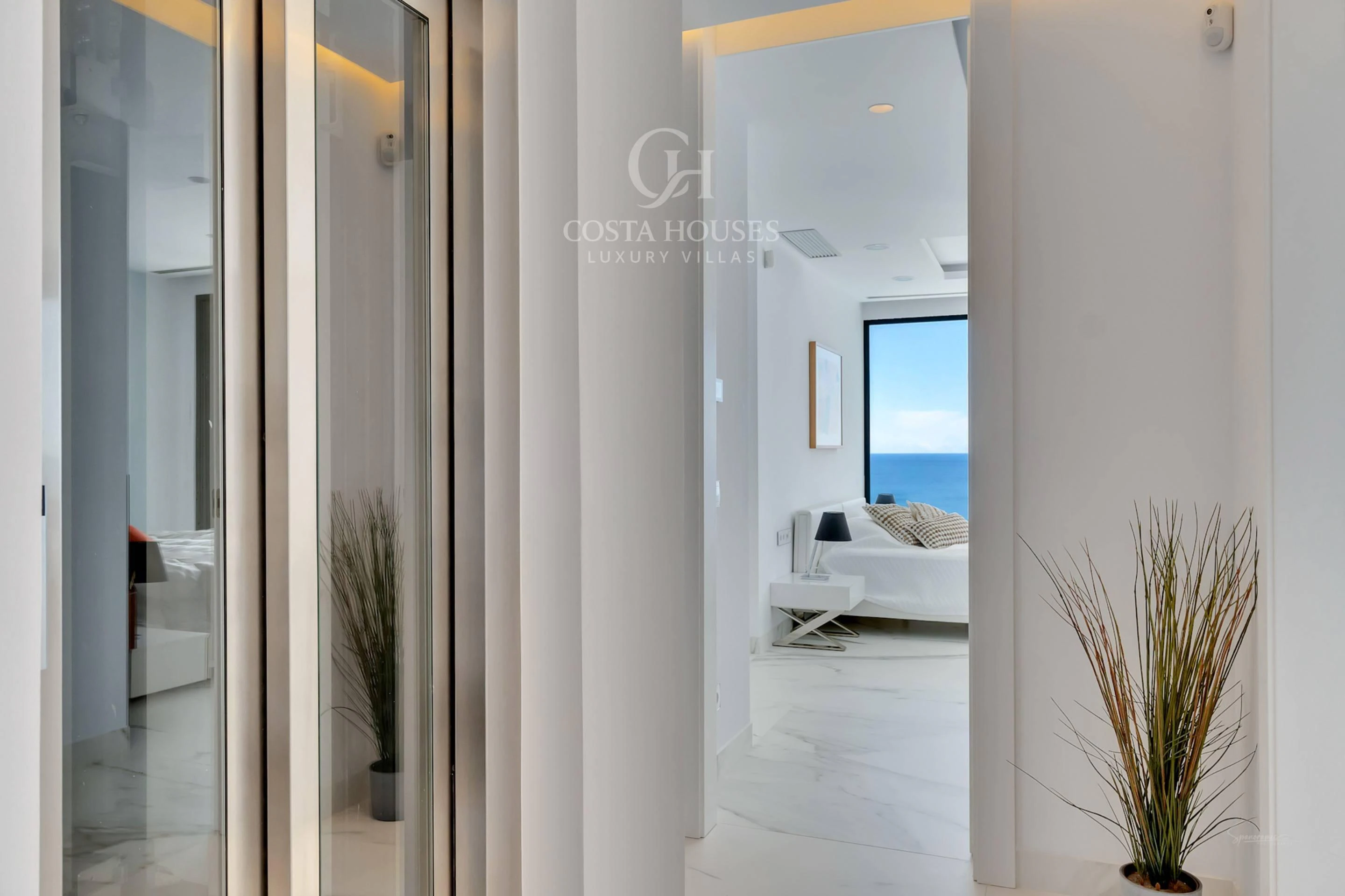 2736VL_THEIA - VILLA THEIA · ARQUITECTURA CONTEMPORÁNEA EN PRIMERA LÍNEA DE MAR Y ACANTILADO EN GRANADELLA, JÁVEA ALICANTE