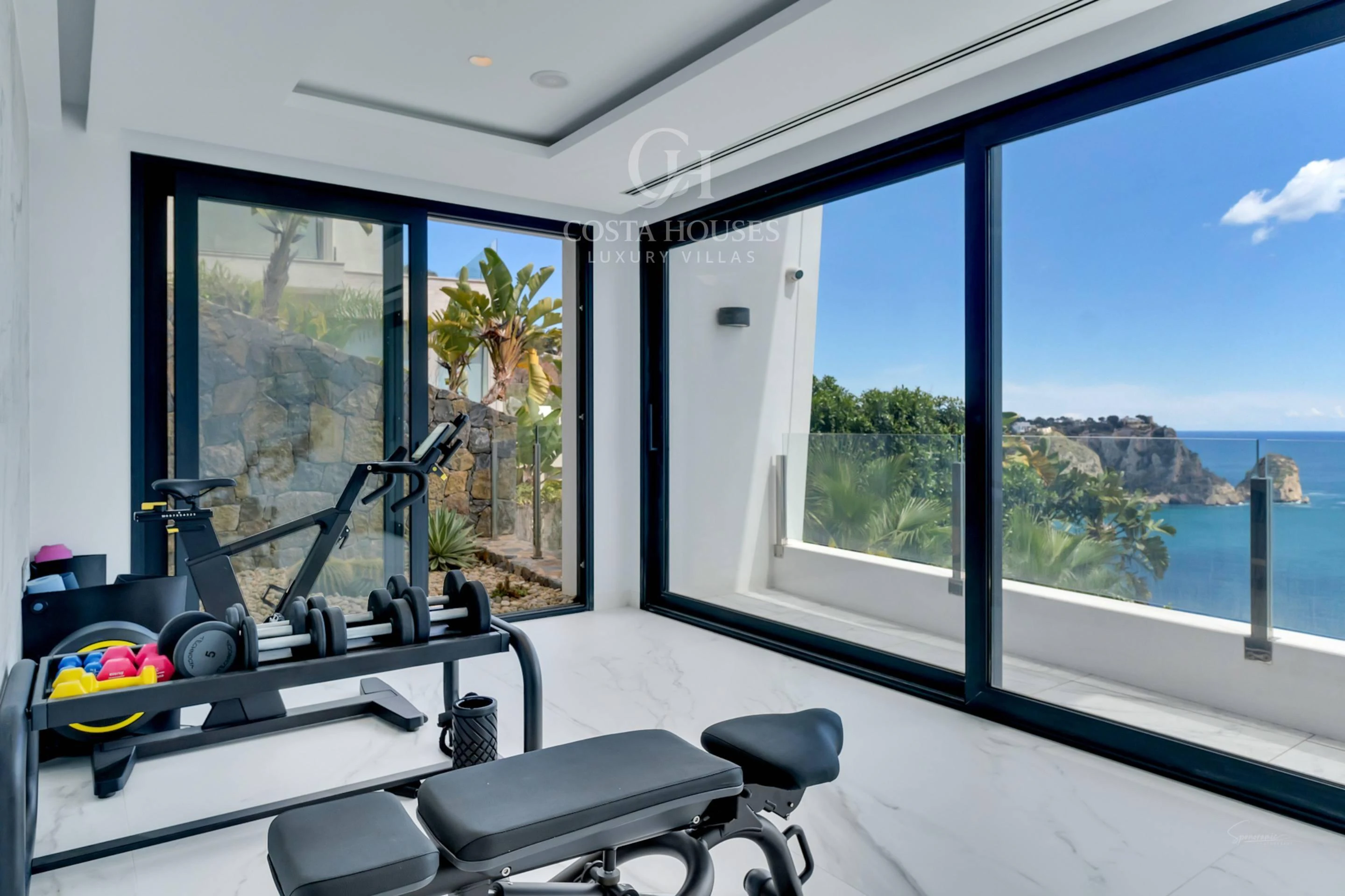 2736VL_THEIA - VILLA THEIA · ARQUITECTURA CONTEMPORÁNEA EN PRIMERA LÍNEA DE MAR Y ACANTILADO EN GRANADELLA, JÁVEA ALICANTE