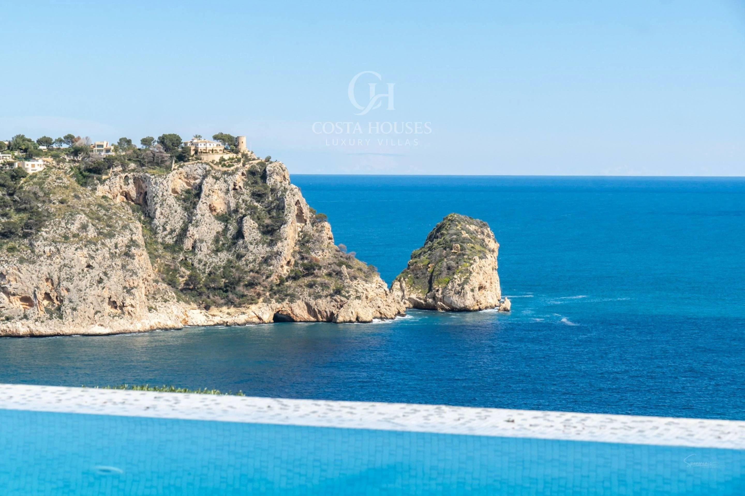 2736VL_THEIA - VILLA THEIA · ARQUITECTURA CONTEMPORÁNEA EN PRIMERA LÍNEA DE MAR Y ACANTILADO EN GRANADELLA, JÁVEA ALICANTE