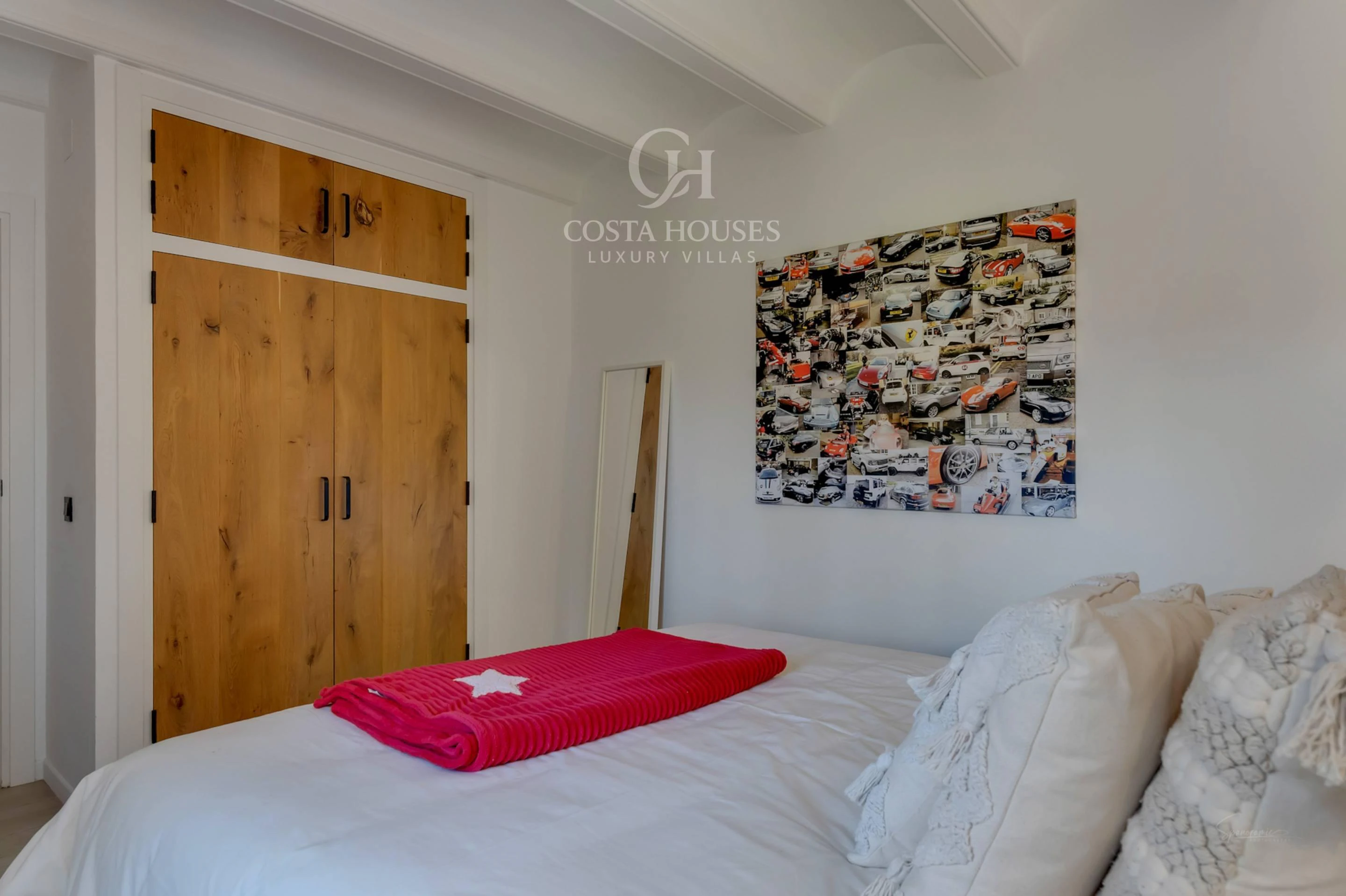 VILLA MONTECALMA · REFUGIO MEDITERRÁNEO CONTEMPORÁNEO CON VISTAS AL MONTGÓ EN JÁVEA