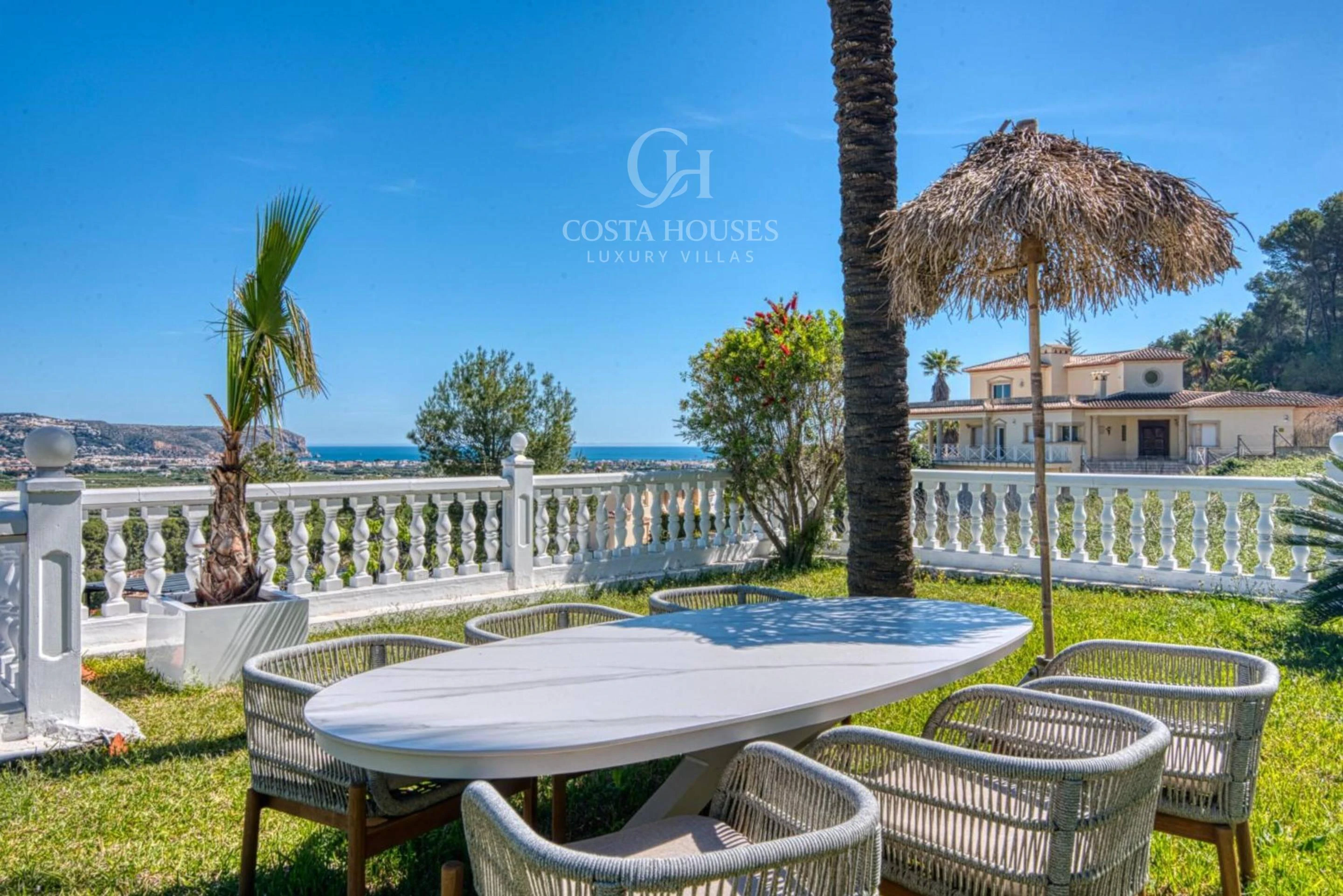 VILLA BRISSA · ELEGANCIA MEDITERRÁNEA CON VISTAS AL MAR EN JÁVEA