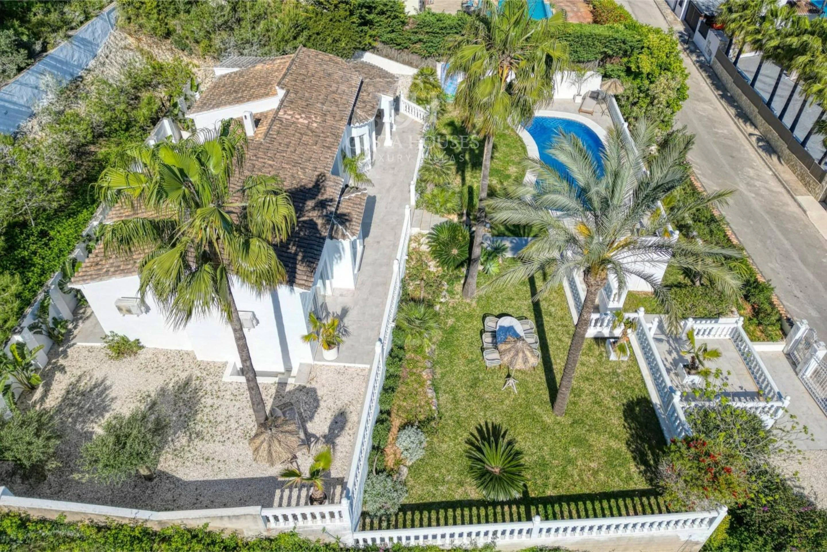VILLA BRISSA · ELEGANCIA MEDITERRÁNEA CON VISTAS AL MAR EN JÁVEA