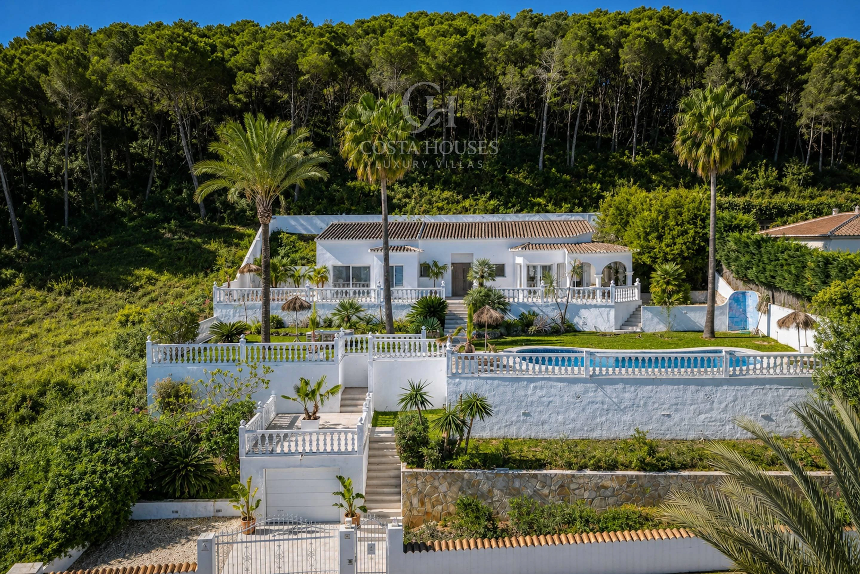 VILLA BRISSA · ELEGANCIA MEDITERRÁNEA CON VISTAS AL MAR EN JÁVEA