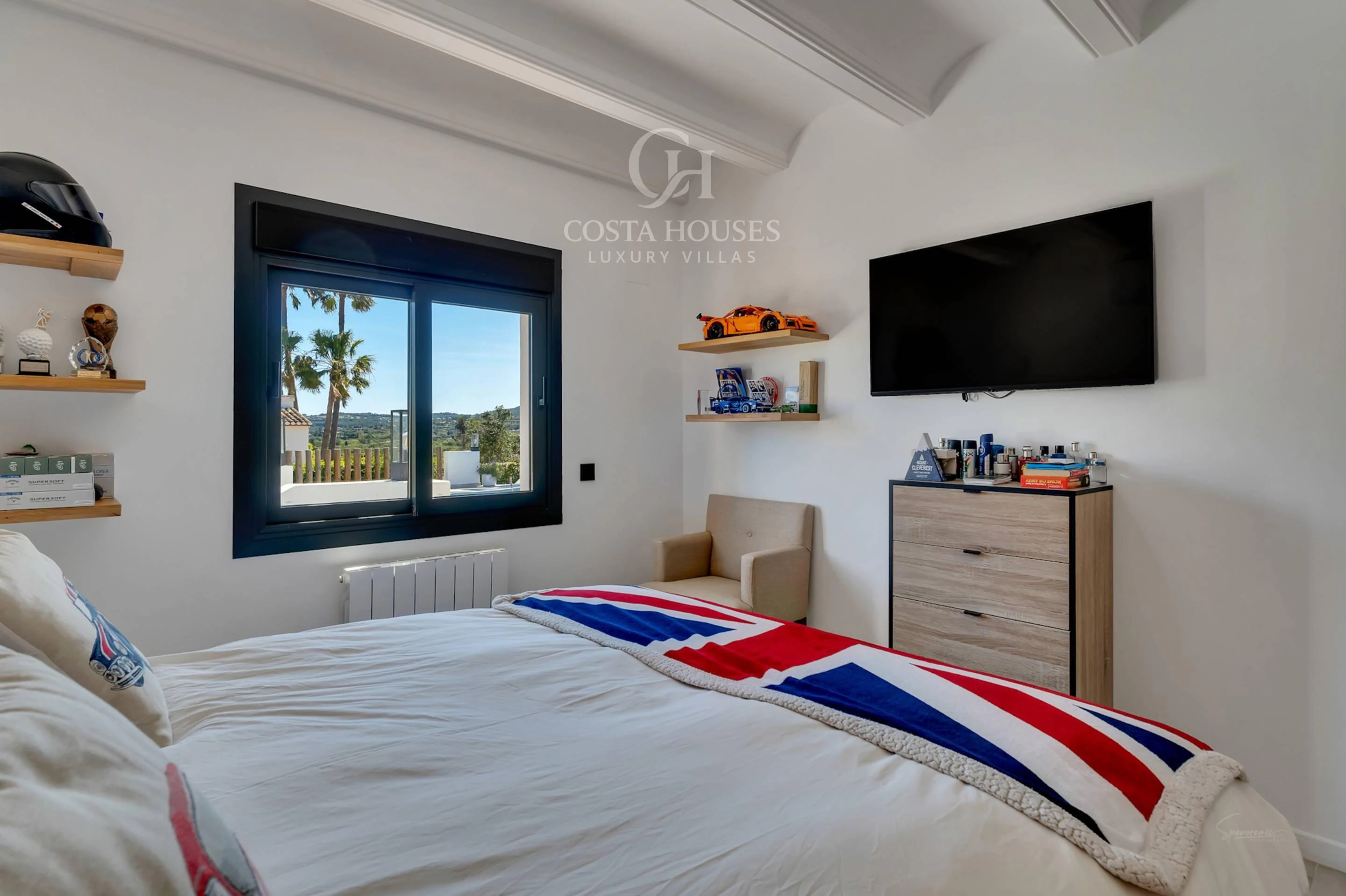VILLA MONTECALMA · REFUGIO MEDITERRÁNEO CONTEMPORÁNEO CON VISTAS AL MONTGÓ EN JÁVEA