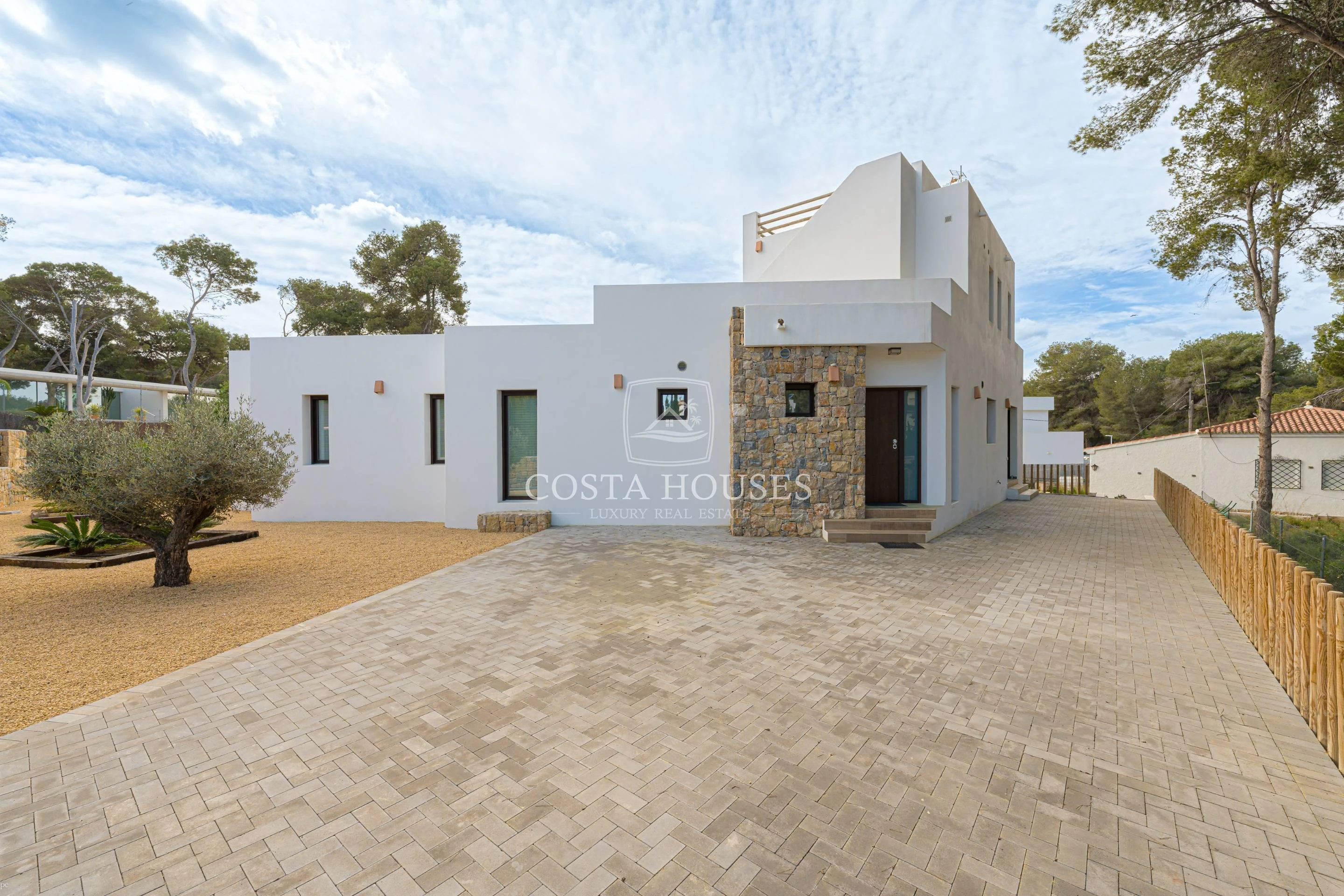 2656V_ALLEGRA - VILLA ALLEGRA · A TAN SOLO 250 METROS DEL MAR Y LA CALA BLANCA EN JAVEA XABIA, ALICANTE