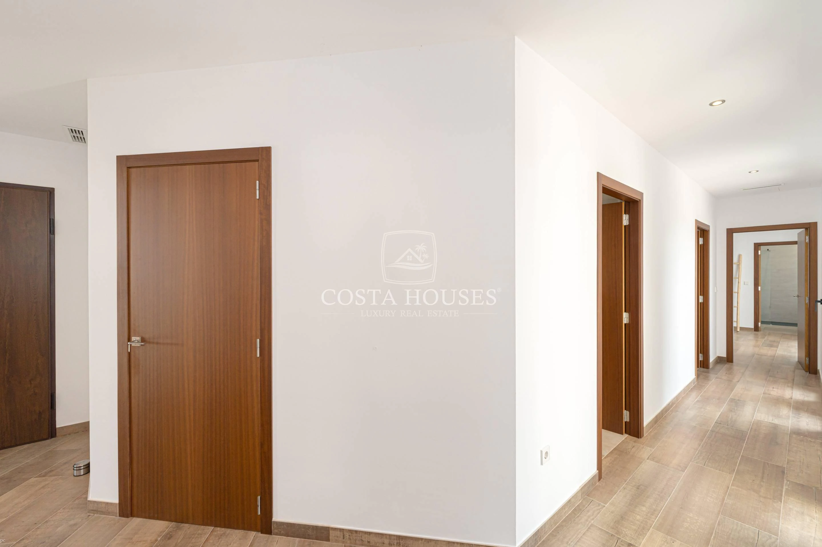 2656V_ALLEGRA - VILLA ALLEGRA · A TAN SOLO 250 METROS DEL MAR Y LA CALA BLANCA EN JAVEA XABIA, ALICANTE