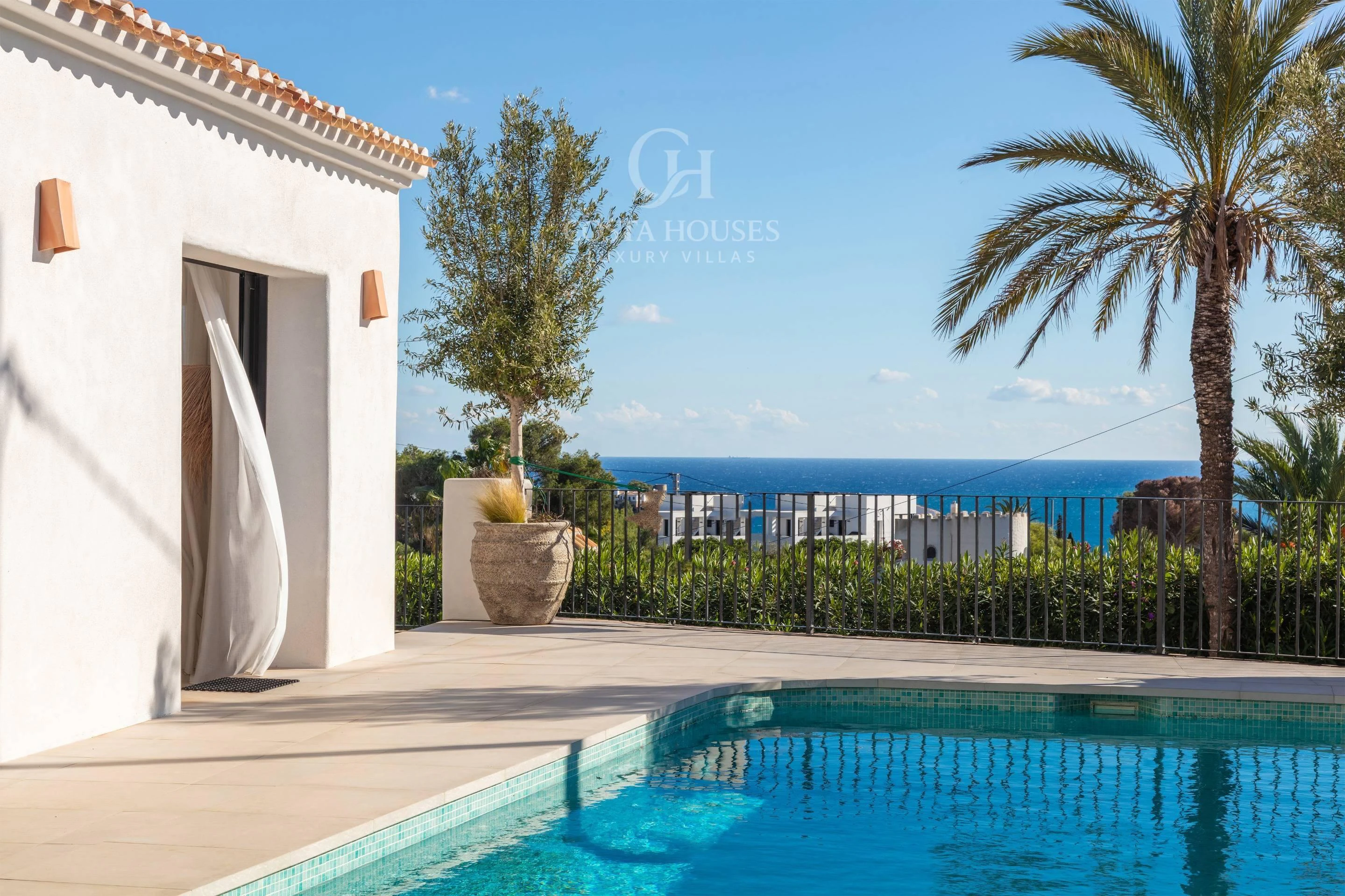 2799VL_ROMER - VILLA ROMER · EL MAR COMO HORIZONTE JUNTO A LA GRANADELLA, JAVEA - ALICANTE