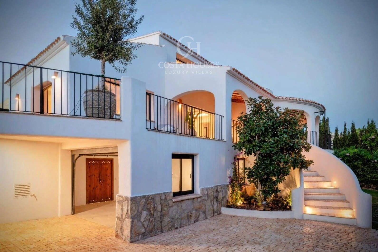 2799VL_ROMER - VILLA ROMER · EL MAR COMO HORIZONTE JUNTO A LA GRANADELLA, JAVEA - ALICANTE