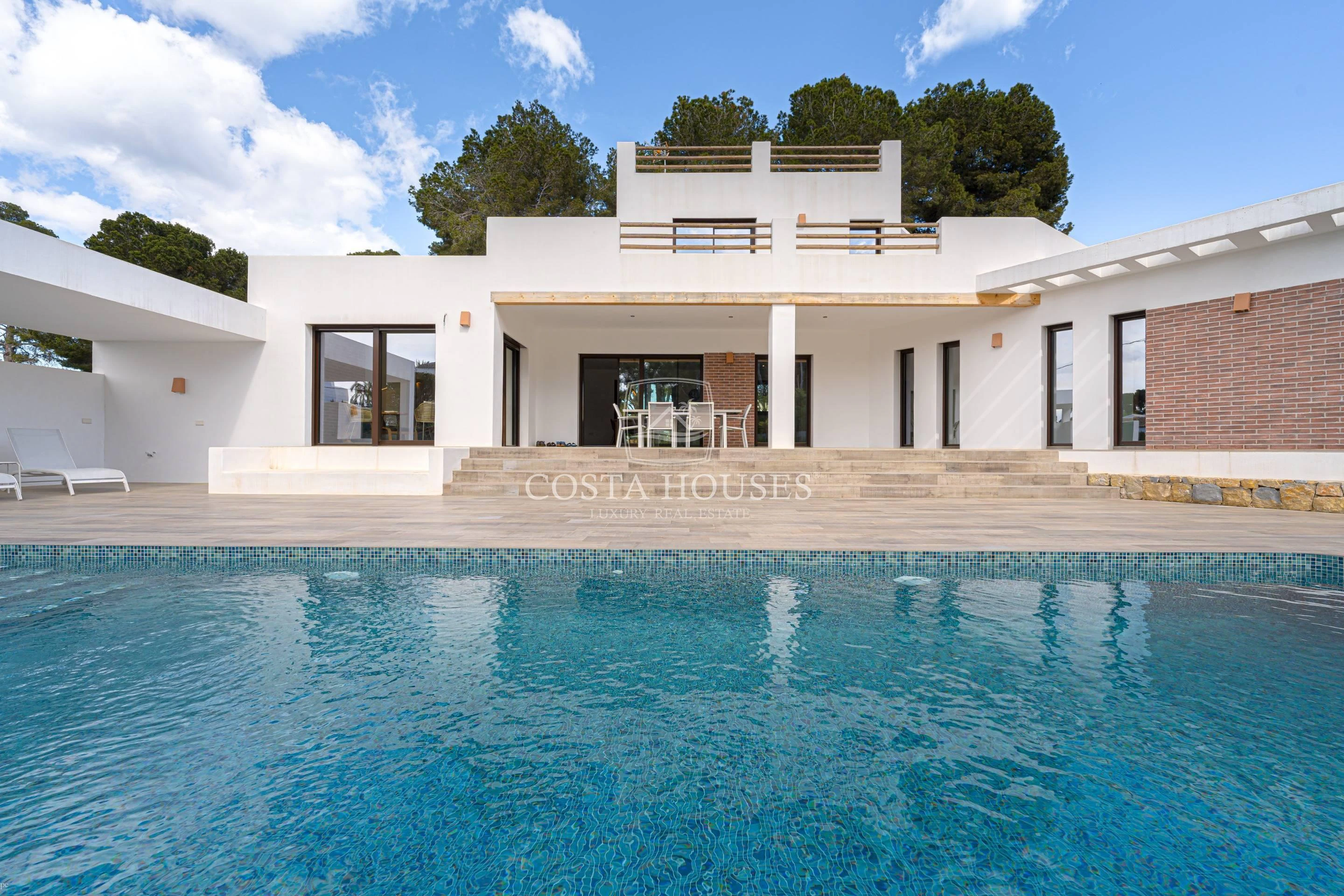 2656V_ALLEGRA - VILLA ALLEGRA · A TAN SOLO 250 METROS DEL MAR Y LA CALA BLANCA EN JAVEA XABIA, ALICANTE