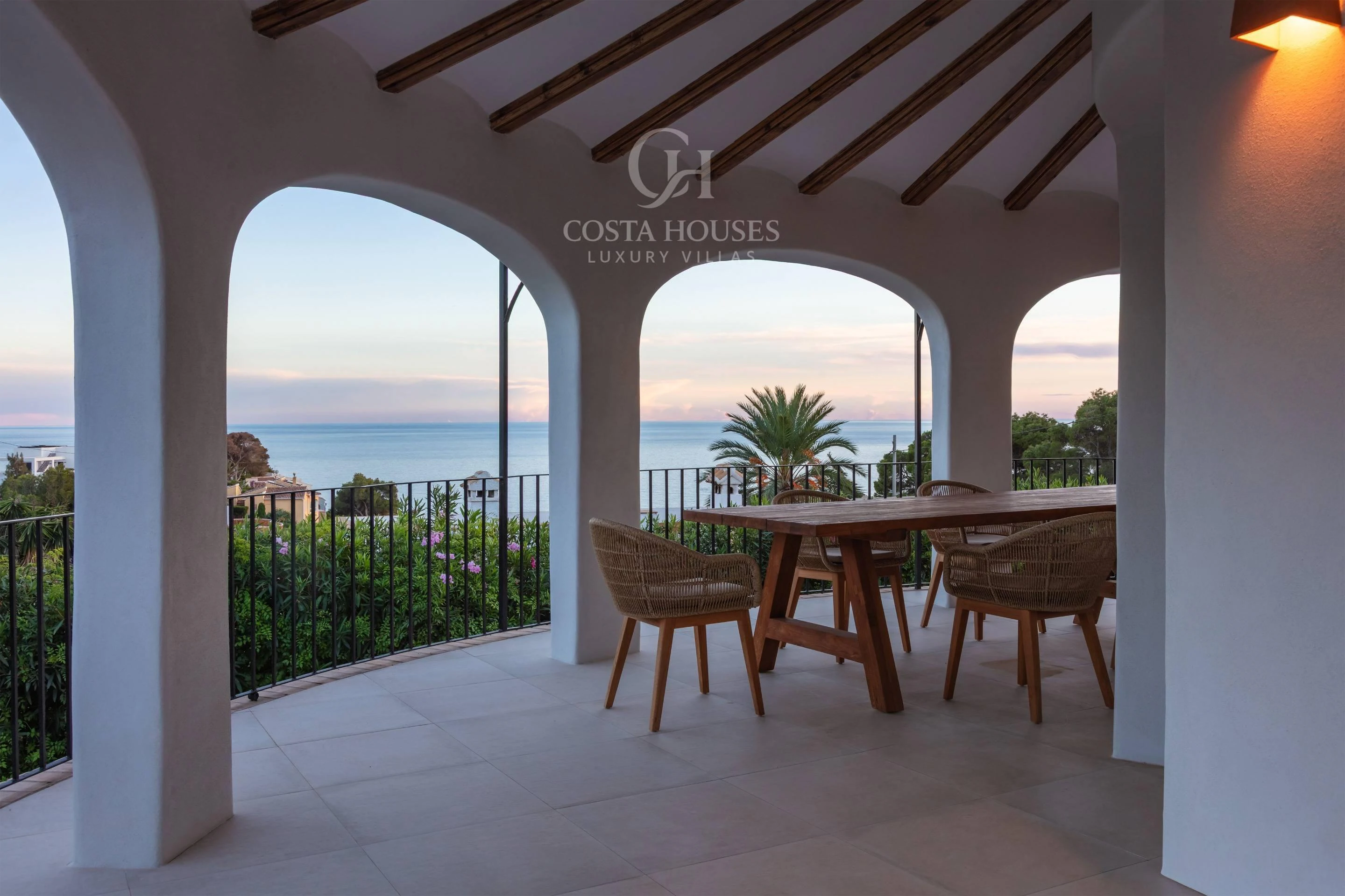 2799VL_ROMER - VILLA ROMER · EL MAR COMO HORIZONTE JUNTO A LA GRANADELLA, JAVEA - ALICANTE