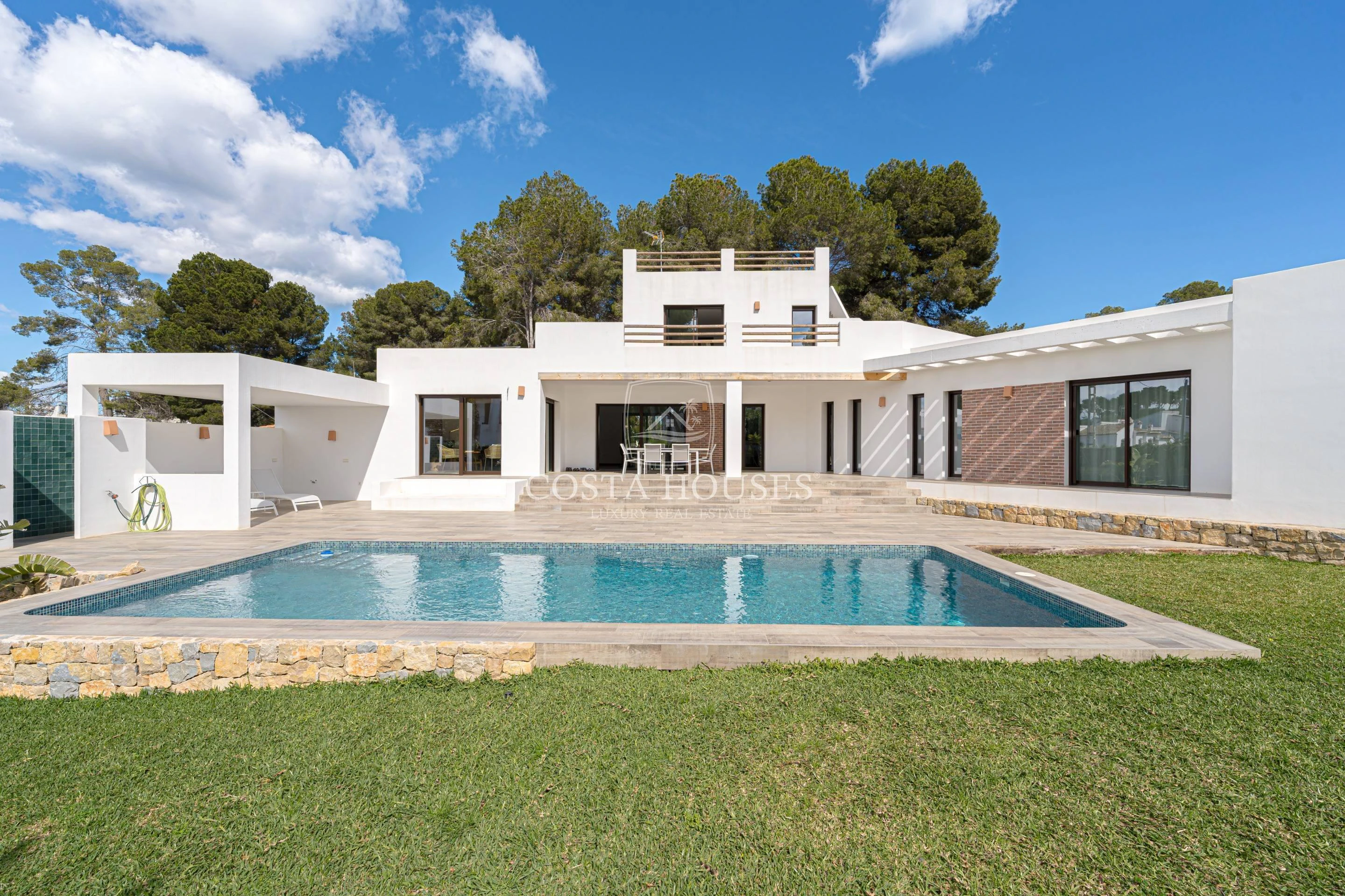 2656V_ALLEGRA - VILLA ALLEGRA · A TAN SOLO 250 METROS DEL MAR Y LA CALA BLANCA EN JAVEA XABIA, ALICANTE