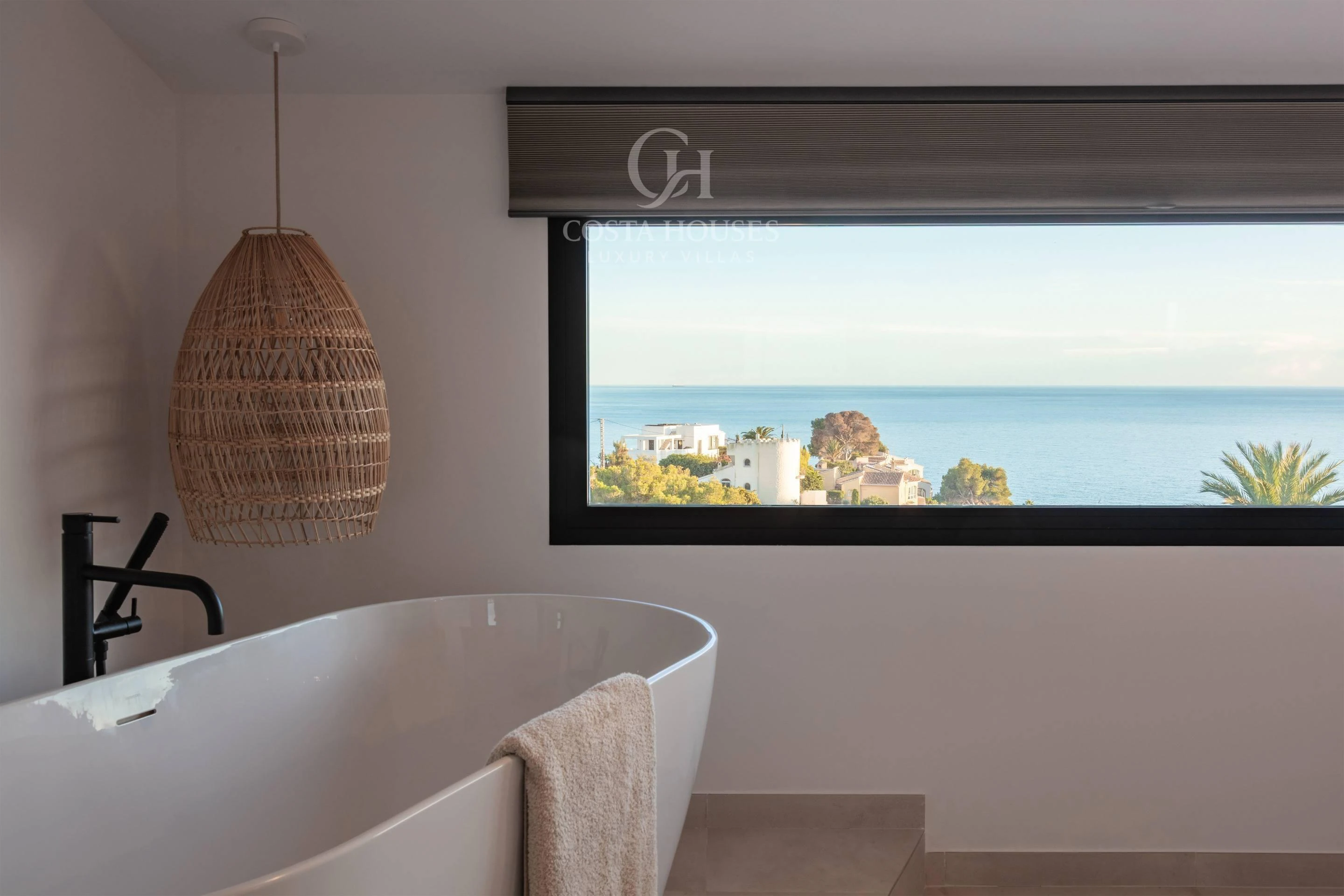 2799VL_ROMER - VILLA ROMER · EL MAR COMO HORIZONTE JUNTO A LA GRANADELLA, JAVEA - ALICANTE