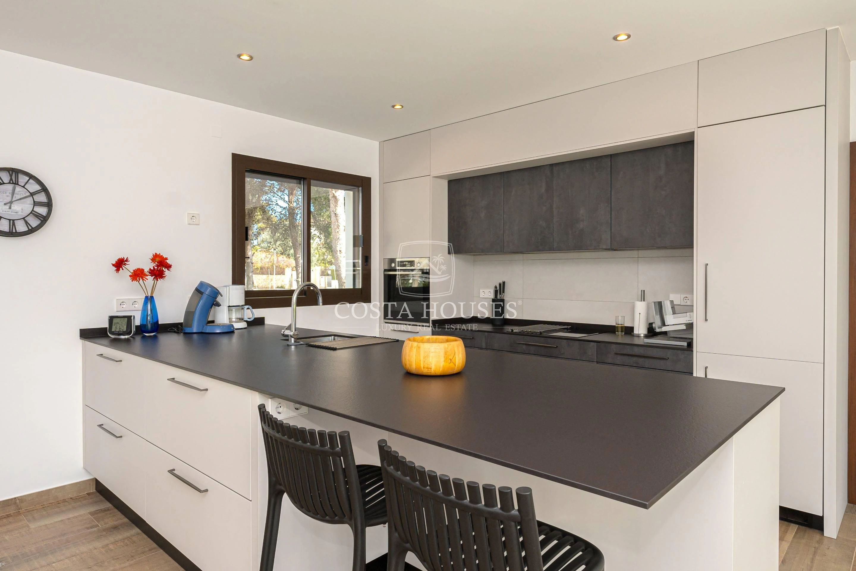 2656V_ALLEGRA - VILLA ALLEGRA · A TAN SOLO 250 METROS DEL MAR Y LA CALA BLANCA EN JAVEA XABIA, ALICANTE