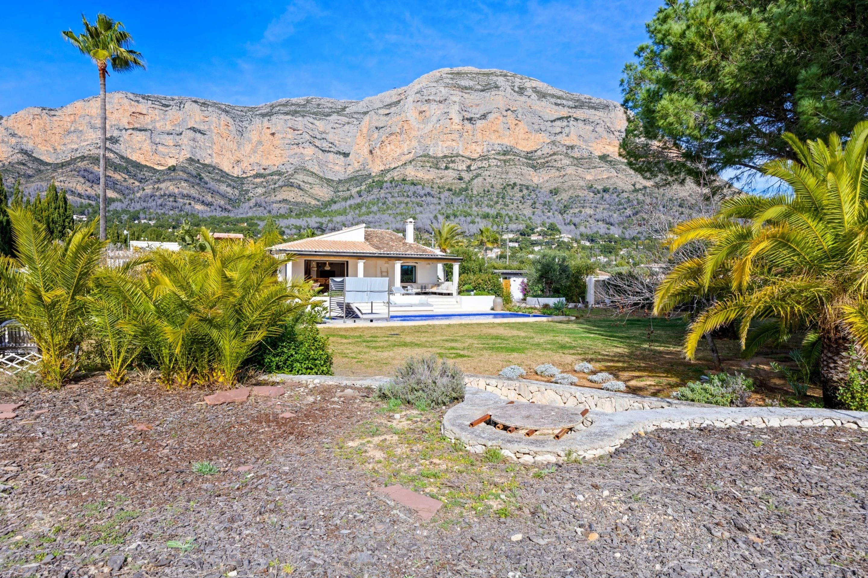 VILLA ALMA ·  REFUGIO MEDITERRÁNEO CONTEMPORÁNEO CON CASA DE INVITADOS EN JÁVEA