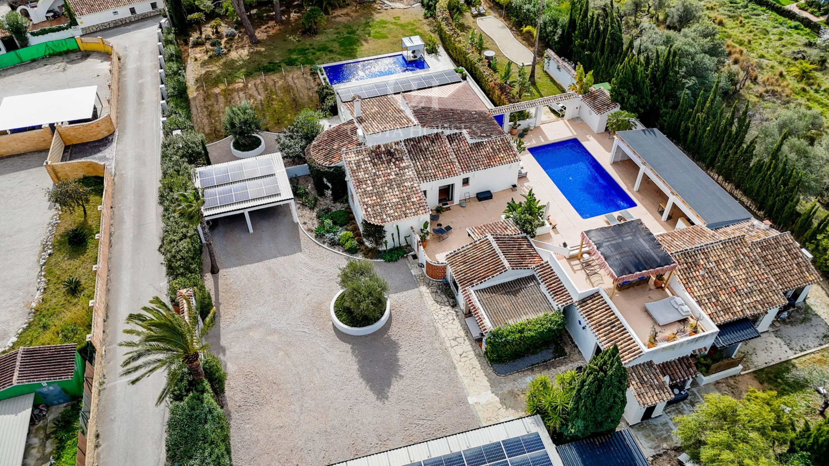 VILLA ALMA ·  REFUGIO MEDITERRÁNEO CONTEMPORÁNEO CON CASA DE INVITADOS EN JÁVEA