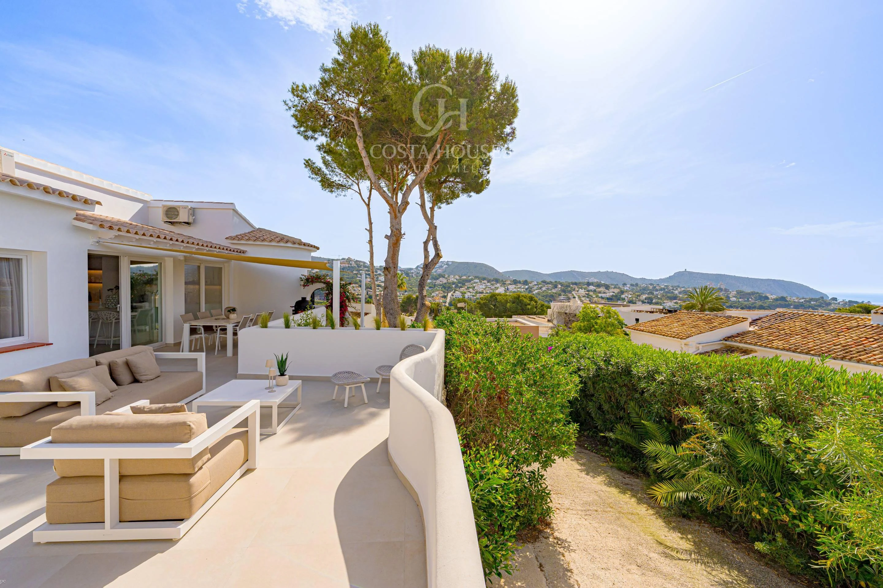 2859V_BRISAMORAIRA - VILLA BRISA MORAIRA · MAR, LUZ Y ESENCIA MEDITERRANEA EN LA SABATERA