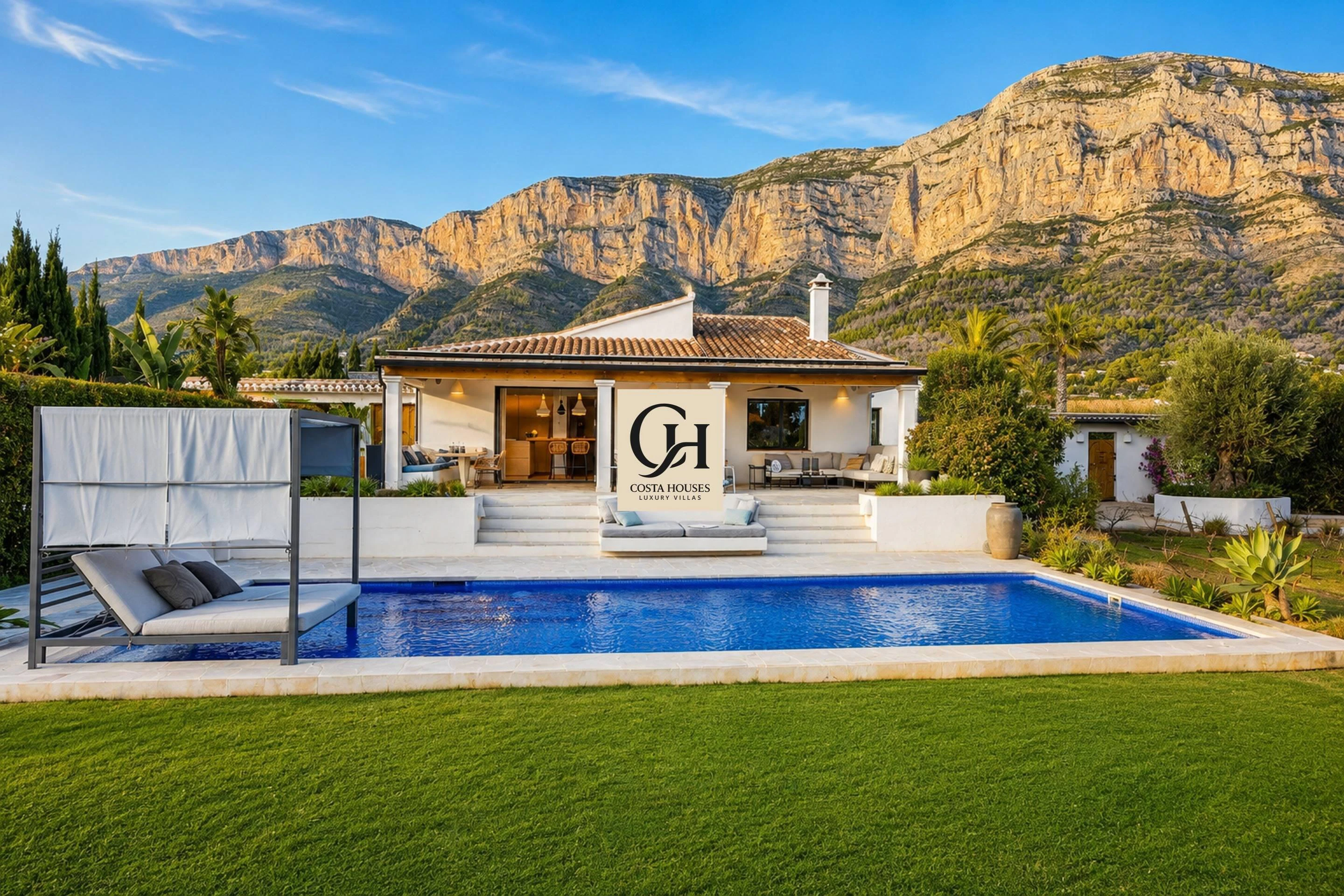VILLA ALMA ·  REFUGIO MEDITERRÁNEO CONTEMPORÁNEO CON CASA DE INVITADOS EN JÁVEA