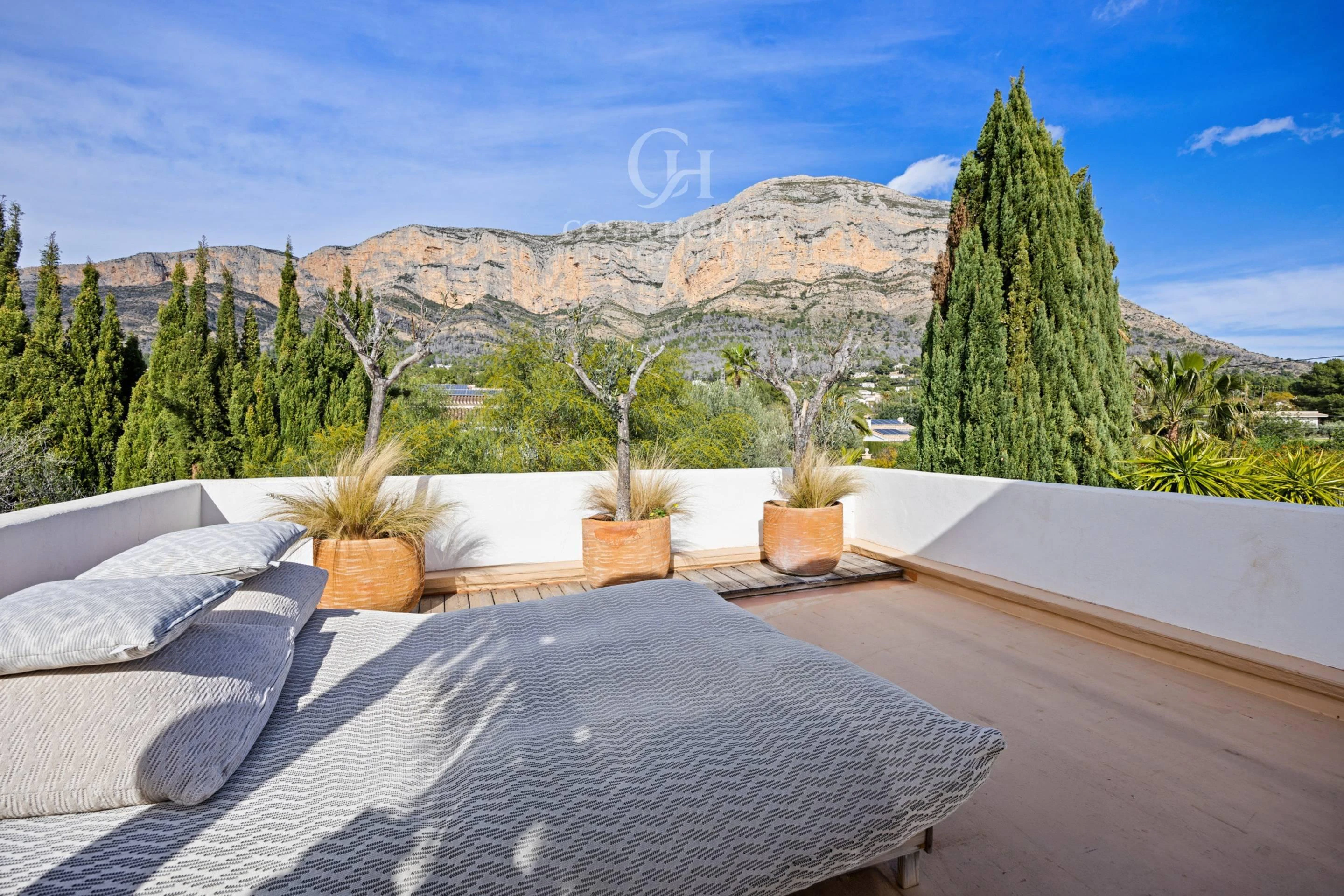 VILLA ALMA ·  REFUGIO MEDITERRÁNEO CONTEMPORÁNEO CON CASA DE INVITADOS EN JÁVEA