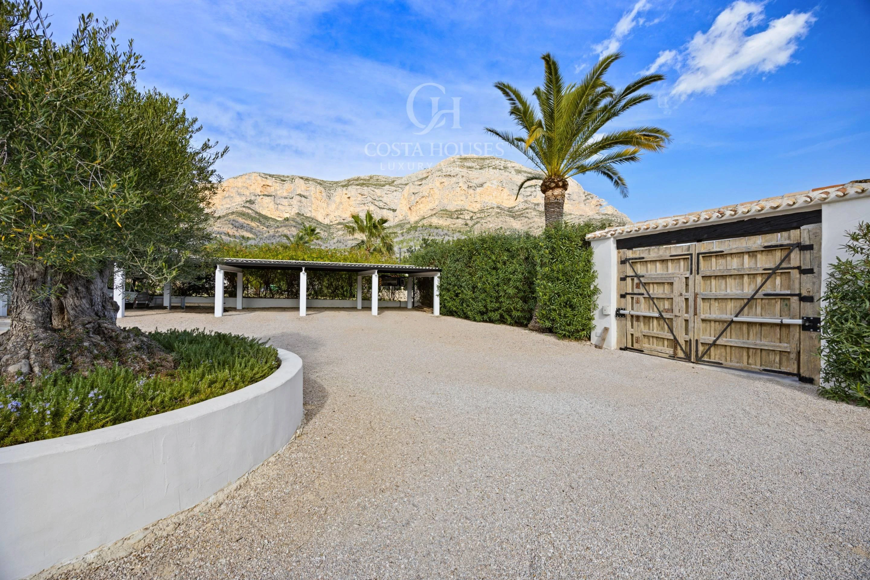VILLA ALMA ·  REFUGIO MEDITERRÁNEO CONTEMPORÁNEO CON CASA DE INVITADOS EN JÁVEA