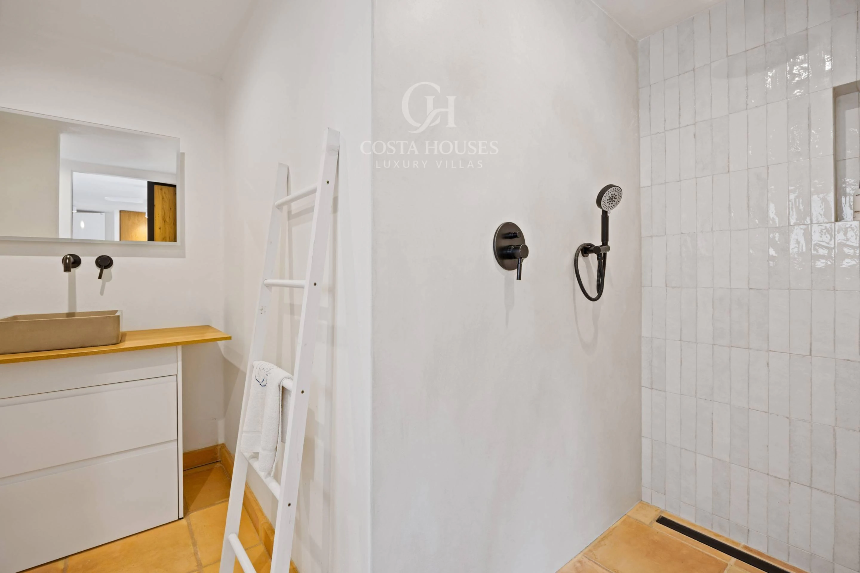 VILLA ALMA ·  REFUGIO MEDITERRÁNEO CONTEMPORÁNEO CON CASA DE INVITADOS EN JÁVEA