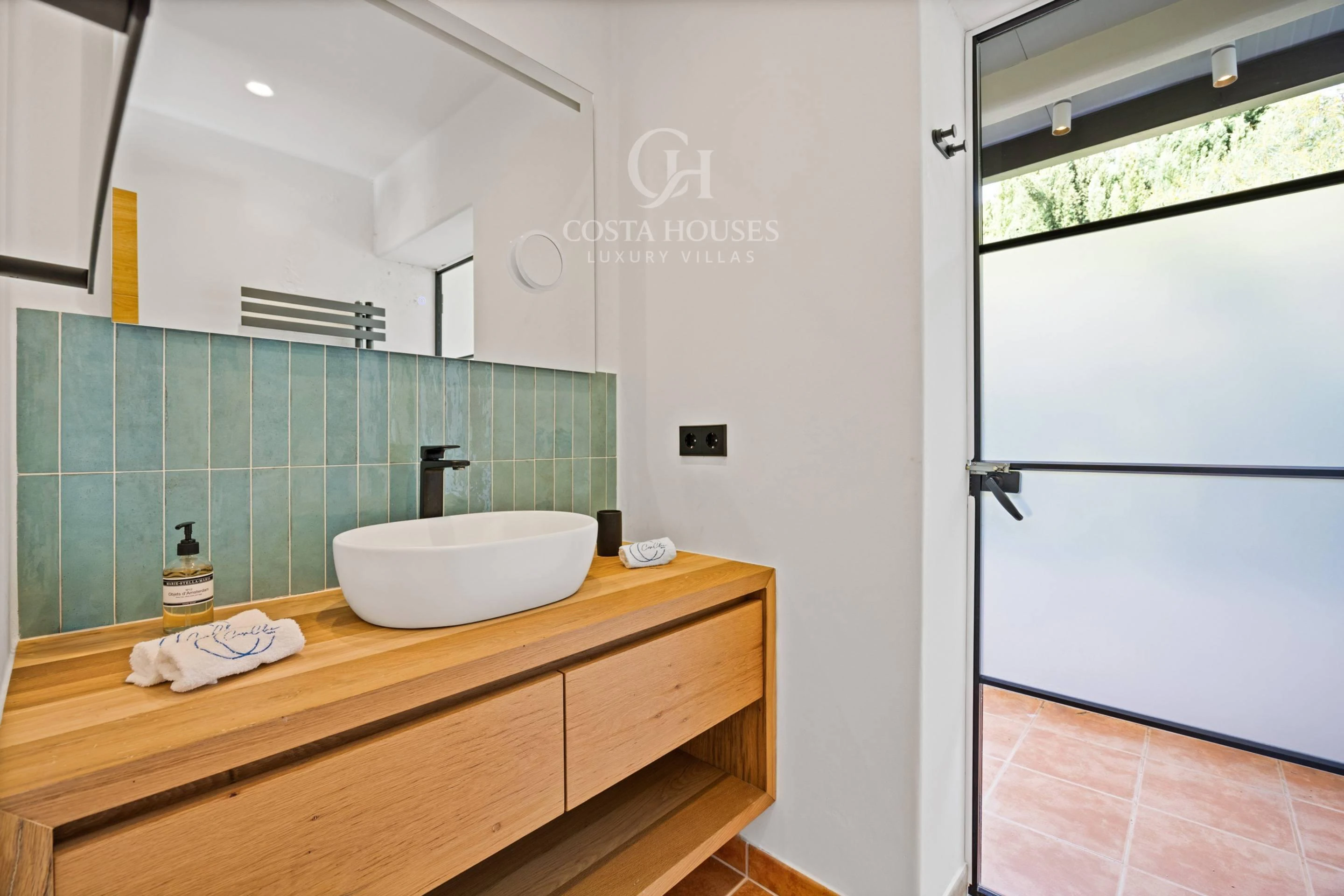 VILLA ALMA ·  REFUGIO MEDITERRÁNEO CONTEMPORÁNEO CON CASA DE INVITADOS EN JÁVEA