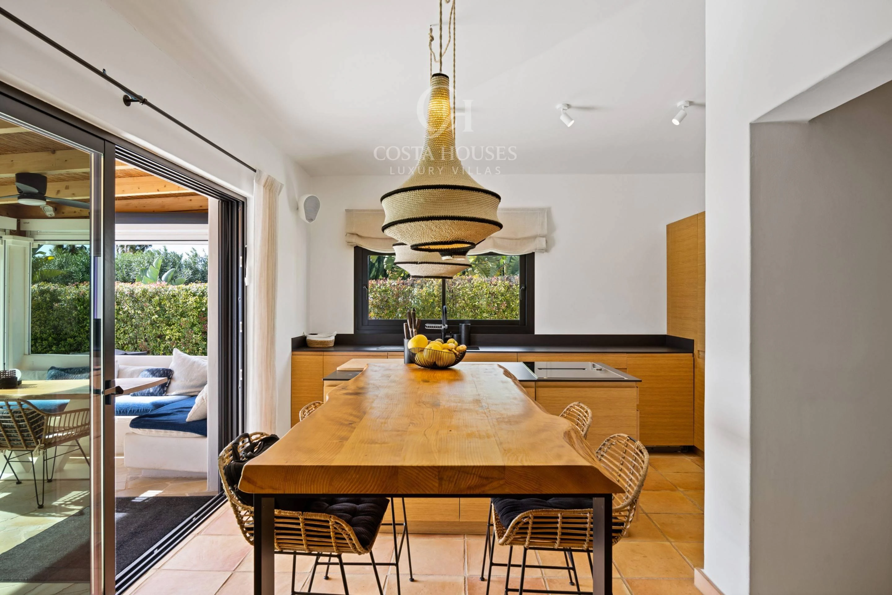 VILLA ALMA ·  REFUGIO MEDITERRÁNEO CONTEMPORÁNEO CON CASA DE INVITADOS EN JÁVEA