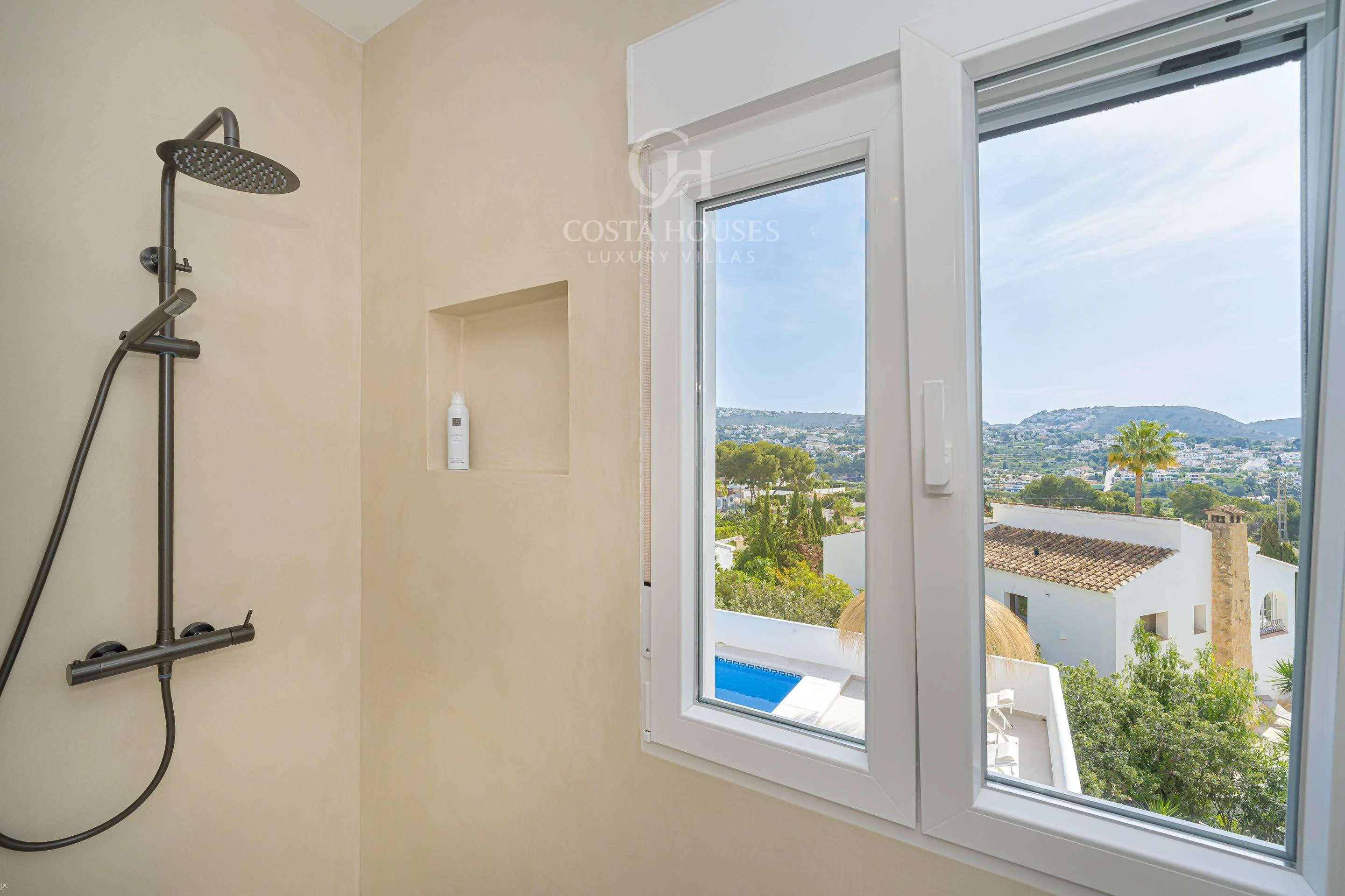 2859V_BRISAMORAIRA - VILLA BRISA MORAIRA · MAR, LUZ Y ESENCIA MEDITERRANEA EN LA SABATERA
