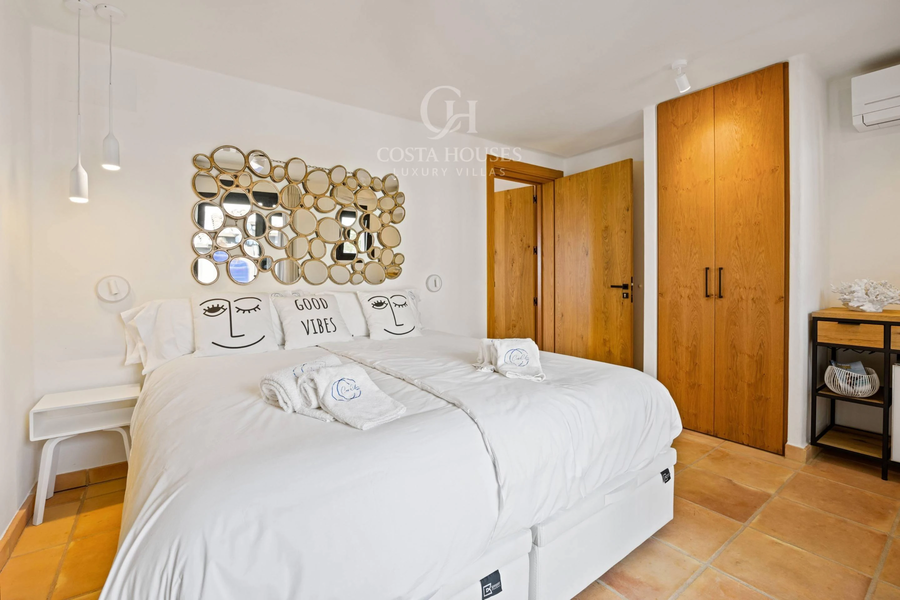 VILLA ALMA ·  REFUGIO MEDITERRÁNEO CONTEMPORÁNEO CON CASA DE INVITADOS EN JÁVEA